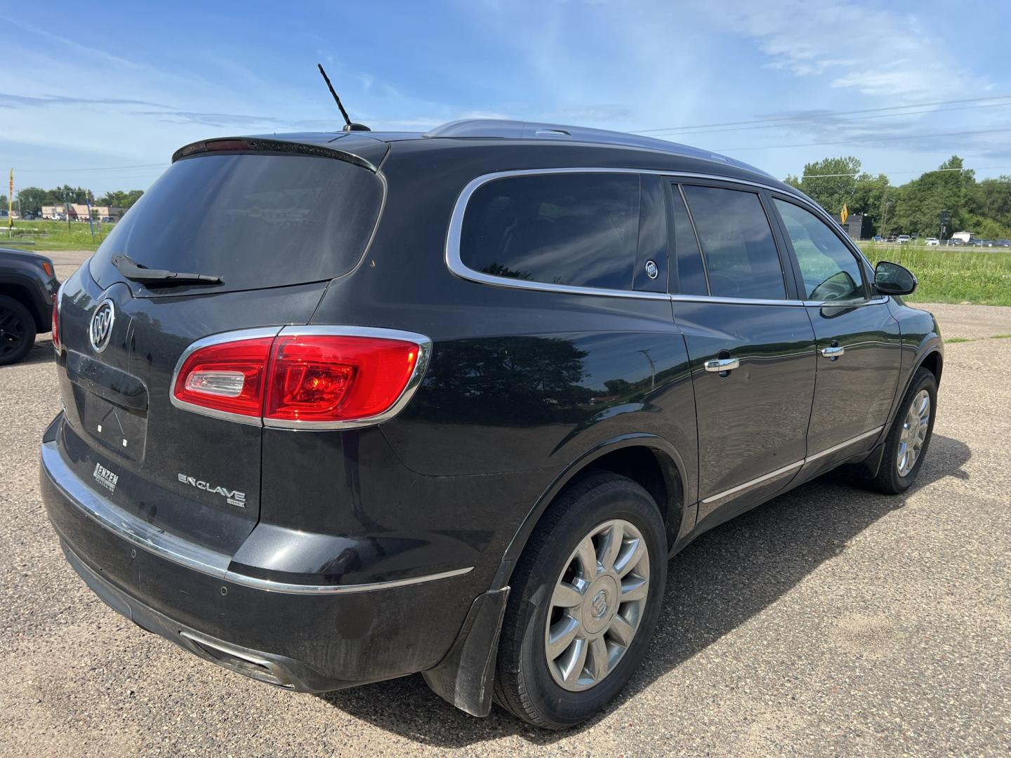 2015 Buick Enclave Leather AWD (5GAKVBKD5FJ) with an 3.6L V6 DOHC 24V engine, 6A transmission, located at 17255 hwy 65 NE, Ham Lake, MN, 55304, 0.000000, 0.000000- Photo#4