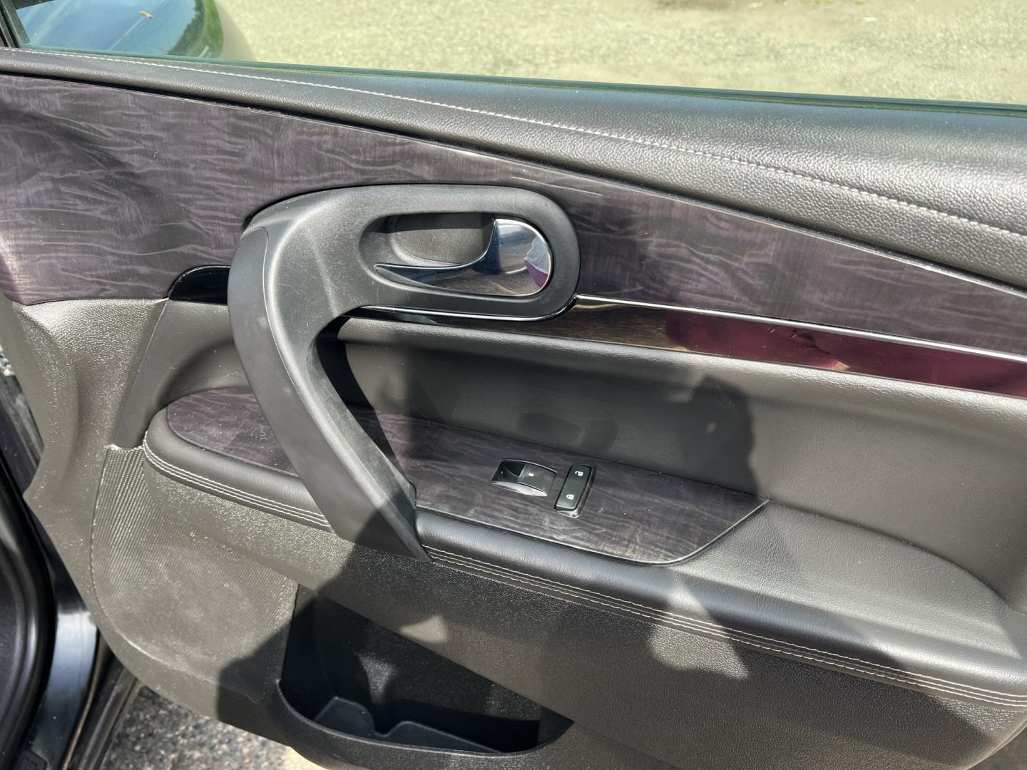 2015 Buick Enclave Leather AWD (5GAKVBKD5FJ) with an 3.6L V6 DOHC 24V engine, 6A transmission, located at 17255 hwy 65 NE, Ham Lake, MN, 55304, 0.000000, 0.000000- Photo#13