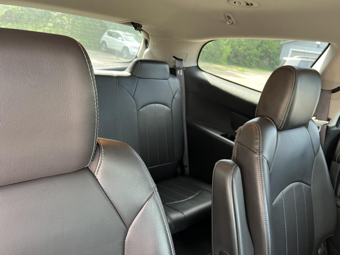 2015 Buick Enclave Leather AWD (5GAKVBKD5FJ) with an 3.6L V6 DOHC 24V engine, 6A transmission, located at 17255 hwy 65 NE, Ham Lake, MN, 55304, 0.000000, 0.000000- Photo#17
