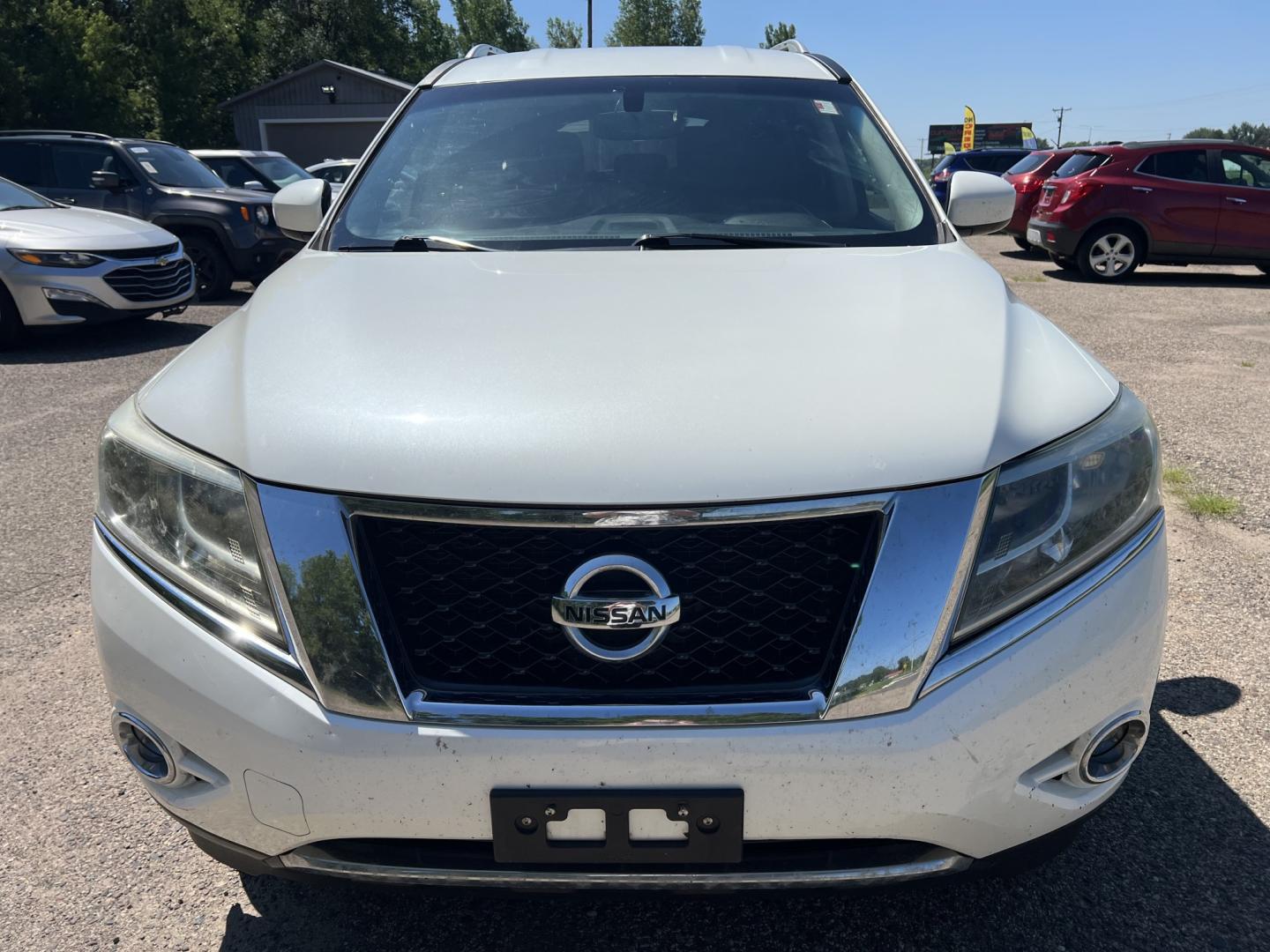 2015 Nissan Pathfinder S 2WD (5N1AR2MN0FC) with an 3.5L V6 DOHC 24V engine, Continuously Variable Transmission transmission, located at 17255 hwy 65 NE, Ham Lake, MN, 55304, 0.000000, 0.000000- Photo#1