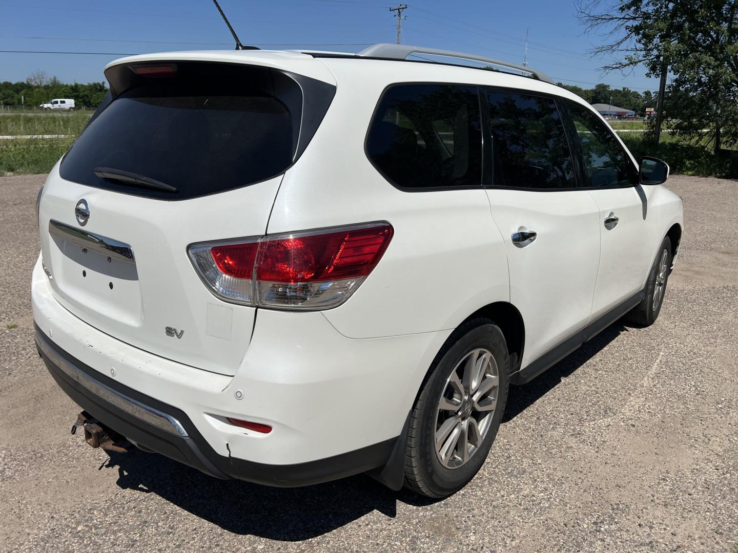 2015 Nissan Pathfinder S 2WD (5N1AR2MN0FC) with an 3.5L V6 DOHC 24V engine, Continuously Variable Transmission transmission, located at 17255 hwy 65 NE, Ham Lake, MN, 55304, 0.000000, 0.000000- Photo#4