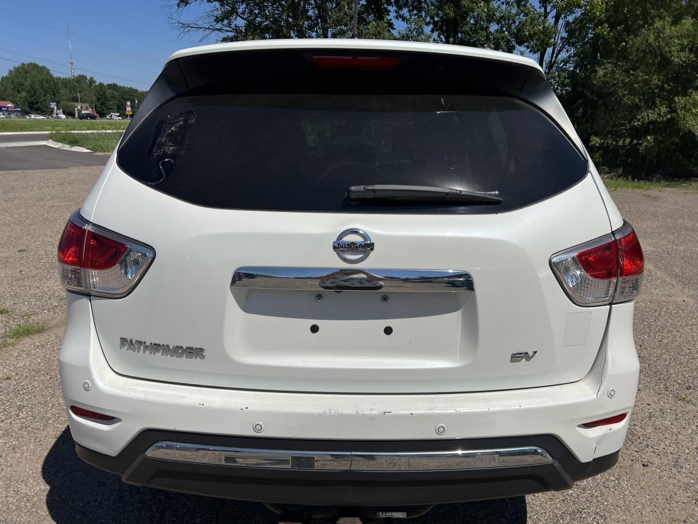 2015 Nissan Pathfinder S 2WD (5N1AR2MN0FC) with an 3.5L V6 DOHC 24V engine, Continuously Variable Transmission transmission, located at 17255 hwy 65 NE, Ham Lake, MN, 55304, 0.000000, 0.000000- Photo#5