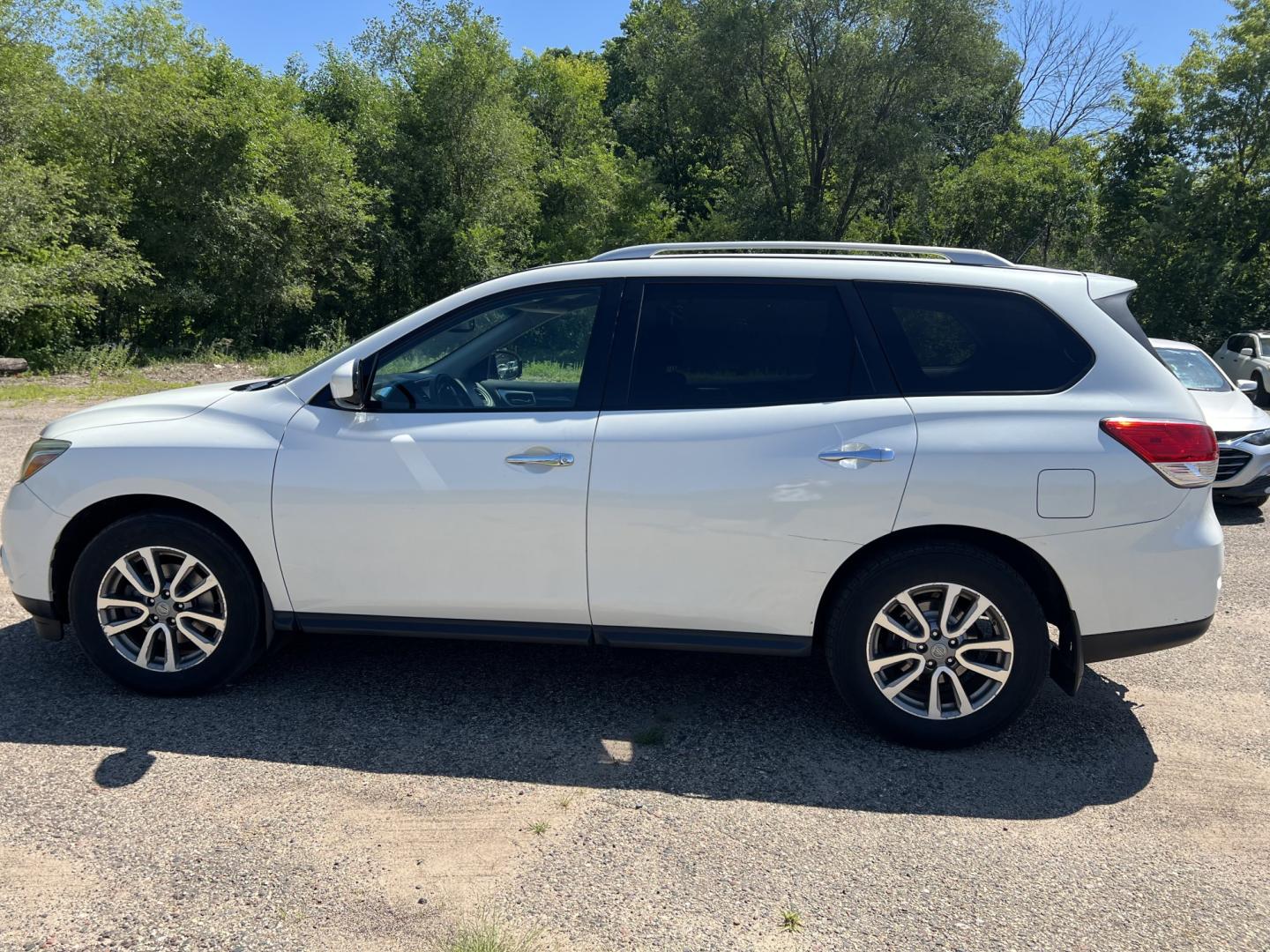 2015 Nissan Pathfinder S 2WD (5N1AR2MN0FC) with an 3.5L V6 DOHC 24V engine, Continuously Variable Transmission transmission, located at 17255 hwy 65 NE, Ham Lake, MN, 55304, 0.000000, 0.000000- Photo#7