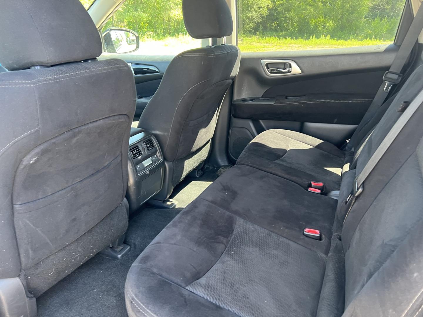 2015 Nissan Pathfinder S 2WD (5N1AR2MN0FC) with an 3.5L V6 DOHC 24V engine, Continuously Variable Transmission transmission, located at 17255 hwy 65 NE, Ham Lake, MN, 55304, 0.000000, 0.000000- Photo#11