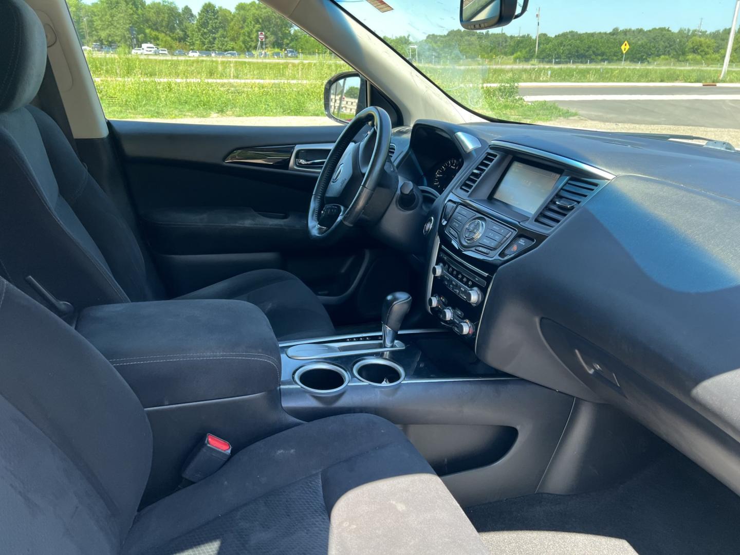 2015 Nissan Pathfinder S 2WD (5N1AR2MN0FC) with an 3.5L V6 DOHC 24V engine, Continuously Variable Transmission transmission, located at 17255 hwy 65 NE, Ham Lake, MN, 55304, 0.000000, 0.000000- Photo#14