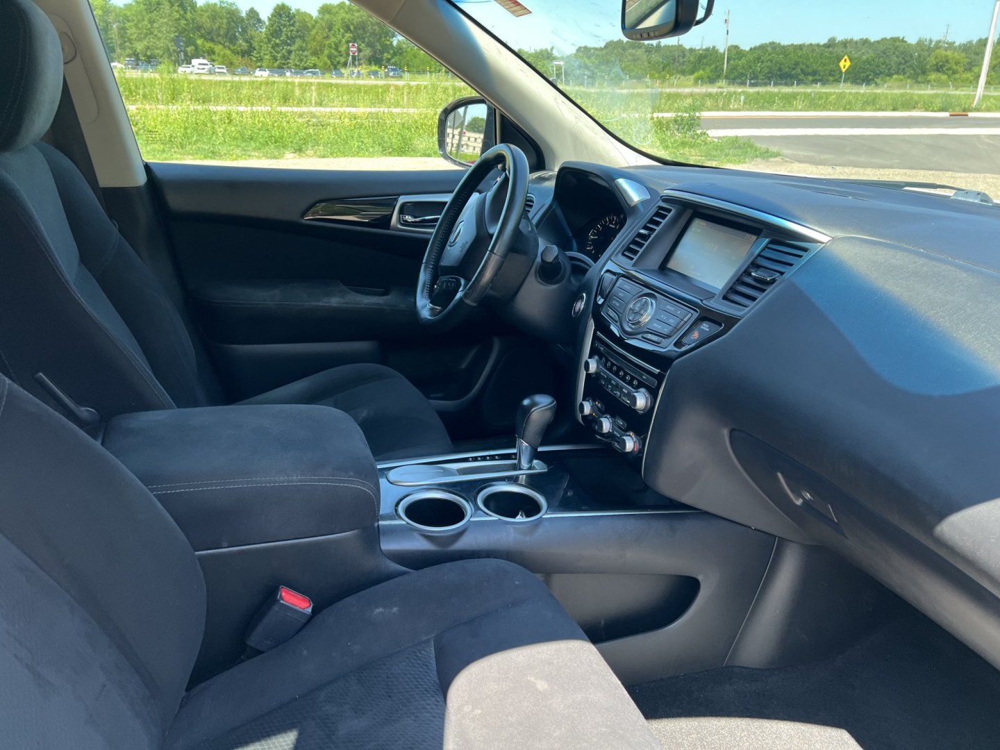 2015 Nissan Pathfinder S 2WD (5N1AR2MN0FC) with an 3.5L V6 DOHC 24V engine, Continuously Variable Transmission transmission, located at 17255 hwy 65 NE, Ham Lake, MN, 55304, 0.000000, 0.000000- Photo#14