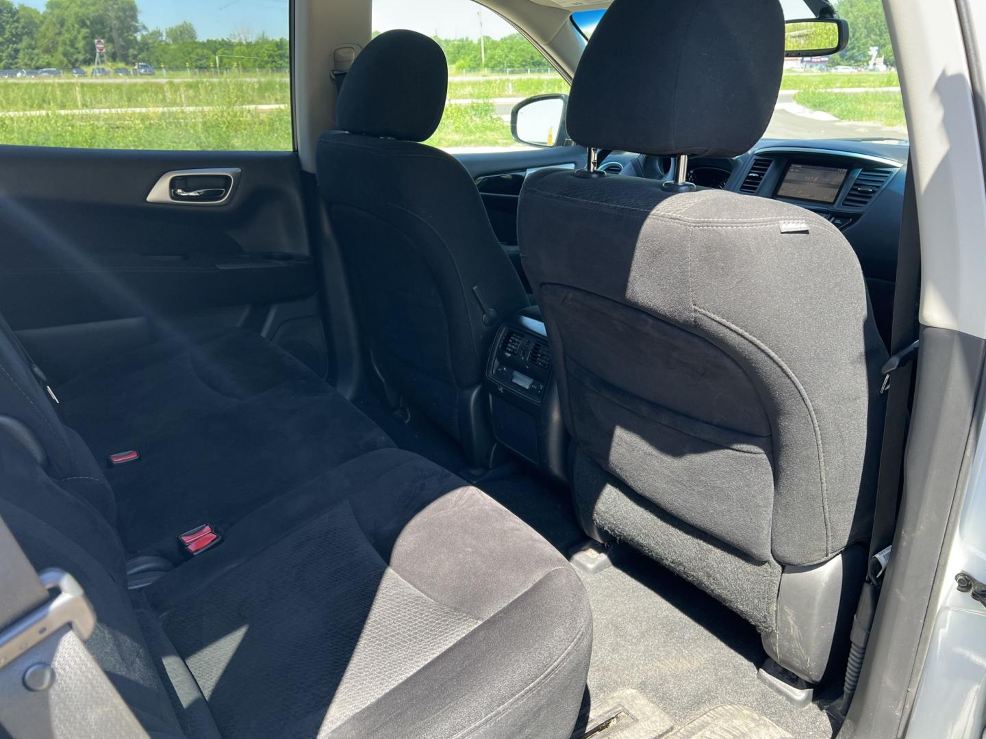2015 Nissan Pathfinder S 2WD (5N1AR2MN0FC) with an 3.5L V6 DOHC 24V engine, Continuously Variable Transmission transmission, located at 17255 hwy 65 NE, Ham Lake, MN, 55304, 0.000000, 0.000000- Photo#16