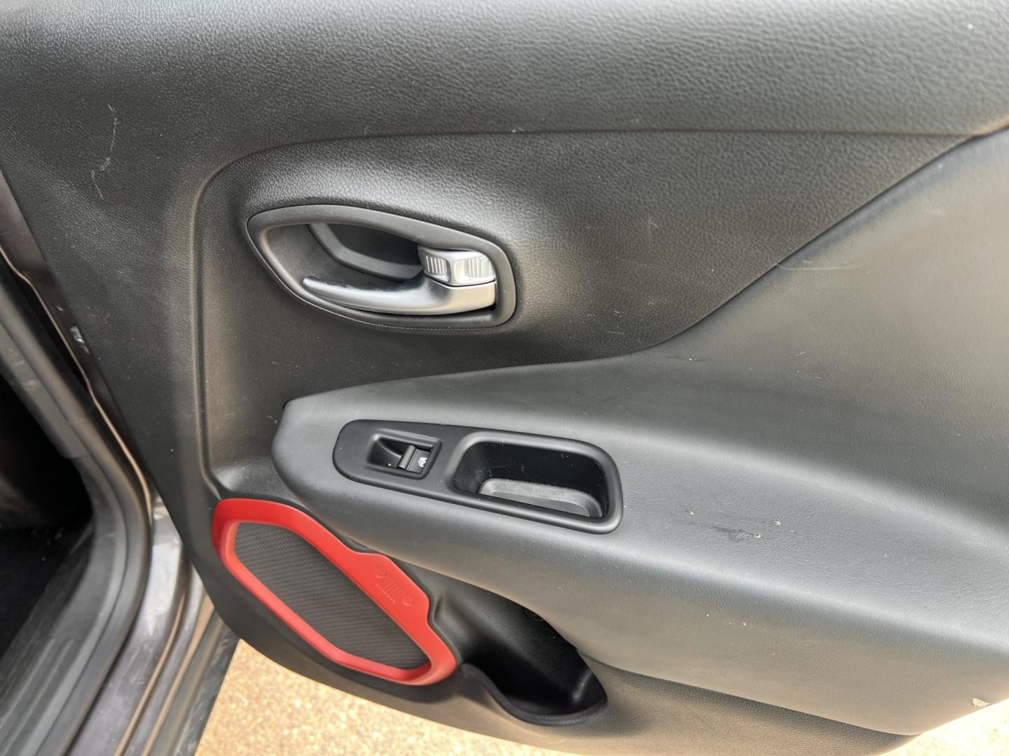 2018 Jeep Renegade Trailhawk 4WD (ZACCJBCB6JP) with an 2.4L L4 DOHC 16V engine, 9A transmission, located at 17255 hwy 65 NE, Ham Lake, MN, 55304, 0.000000, 0.000000- Photo#14