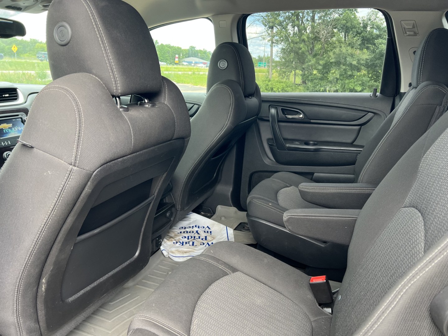 2016 Chevrolet Traverse 1LT FWD (1GNKRGKD4GJ) with an 3.6L V6 DOHC 24V engine, 6A transmission, located at 17255 hwy 65 NE, Ham Lake, MN, 55304, 0.000000, 0.000000- Photo#11