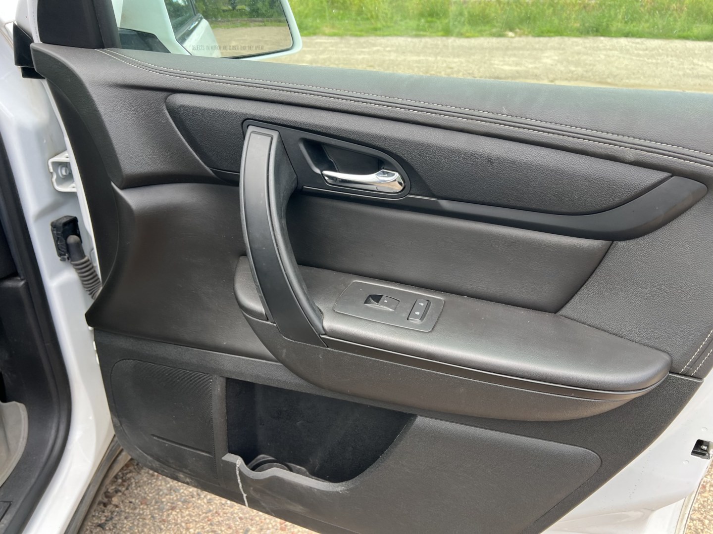2016 Chevrolet Traverse 1LT FWD (1GNKRGKD4GJ) with an 3.6L V6 DOHC 24V engine, 6A transmission, located at 17255 hwy 65 NE, Ham Lake, MN, 55304, 0.000000, 0.000000- Photo#13