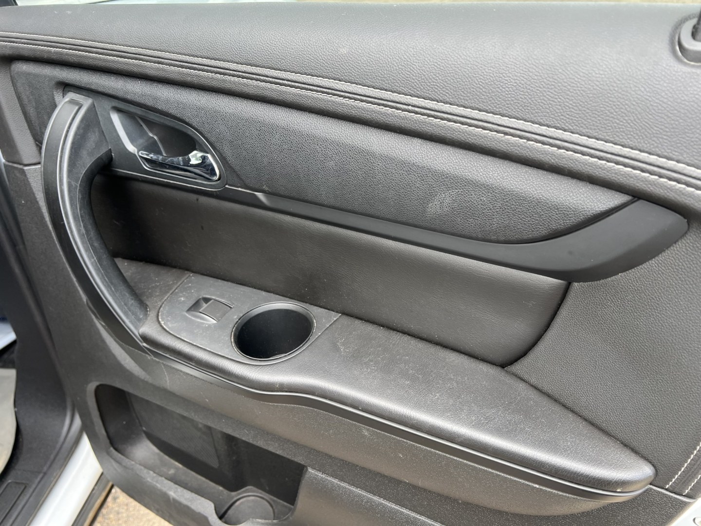 2016 Chevrolet Traverse 1LT FWD (1GNKRGKD4GJ) with an 3.6L V6 DOHC 24V engine, 6A transmission, located at 17255 hwy 65 NE, Ham Lake, MN, 55304, 0.000000, 0.000000- Photo#15