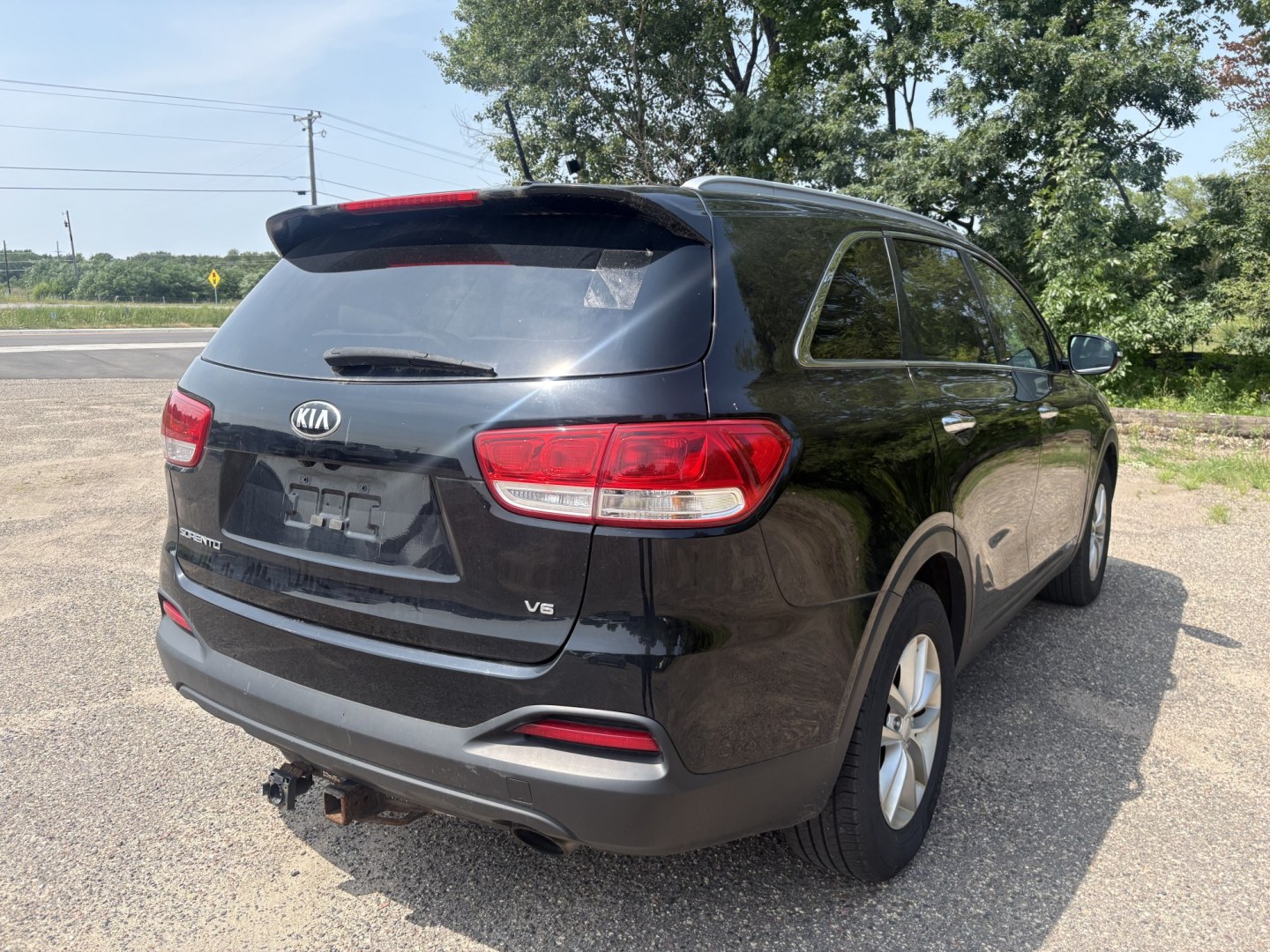 2016 Kia Sorento LX V6 AWD (5XYPGDA55GG) with an 3.3L V6 DOHC 24V engine, 6A transmission, located at 17255 hwy 65 NE, Ham Lake, MN, 55304, 0.000000, 0.000000- Photo#4