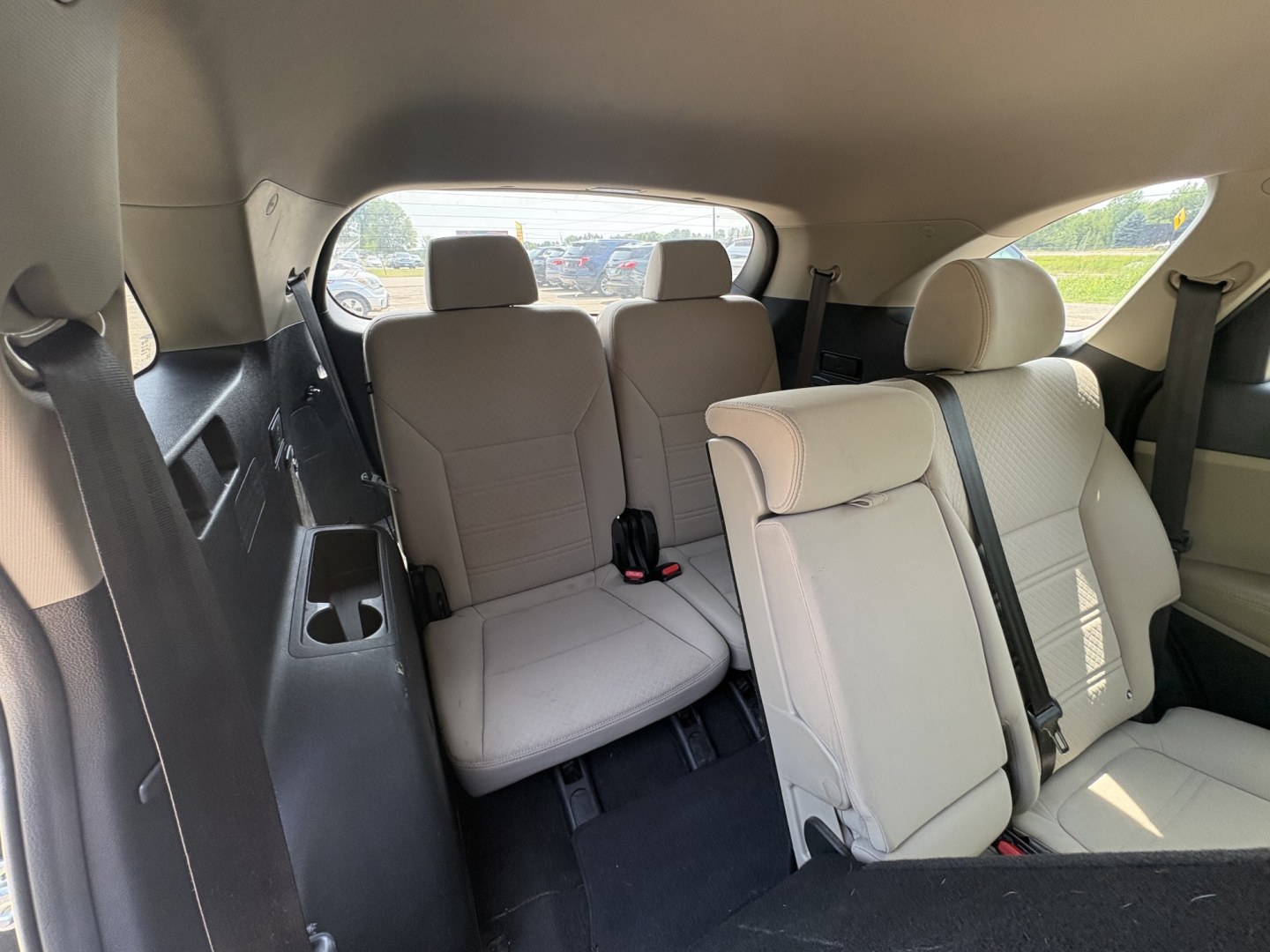 2016 Kia Sorento LX V6 AWD (5XYPGDA55GG) with an 3.3L V6 DOHC 24V engine, 6A transmission, located at 17255 hwy 65 NE, Ham Lake, MN, 55304, 0.000000, 0.000000- Photo#14
