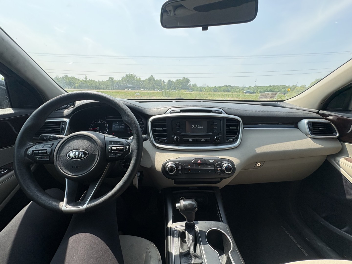 2016 Kia Sorento LX V6 AWD (5XYPGDA55GG) with an 3.3L V6 DOHC 24V engine, 6A transmission, located at 17255 hwy 65 NE, Ham Lake, MN, 55304, 0.000000, 0.000000- Photo#17
