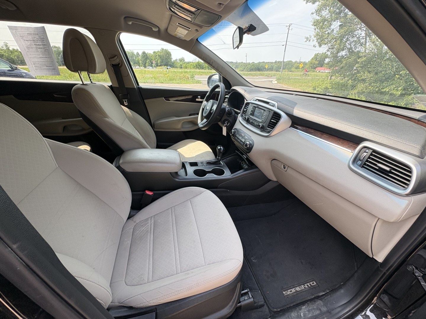 2016 Kia Sorento LX V6 AWD (5XYPGDA55GG) with an 3.3L V6 DOHC 24V engine, 6A transmission, located at 17255 hwy 65 NE, Ham Lake, MN, 55304, 0.000000, 0.000000- Photo#16