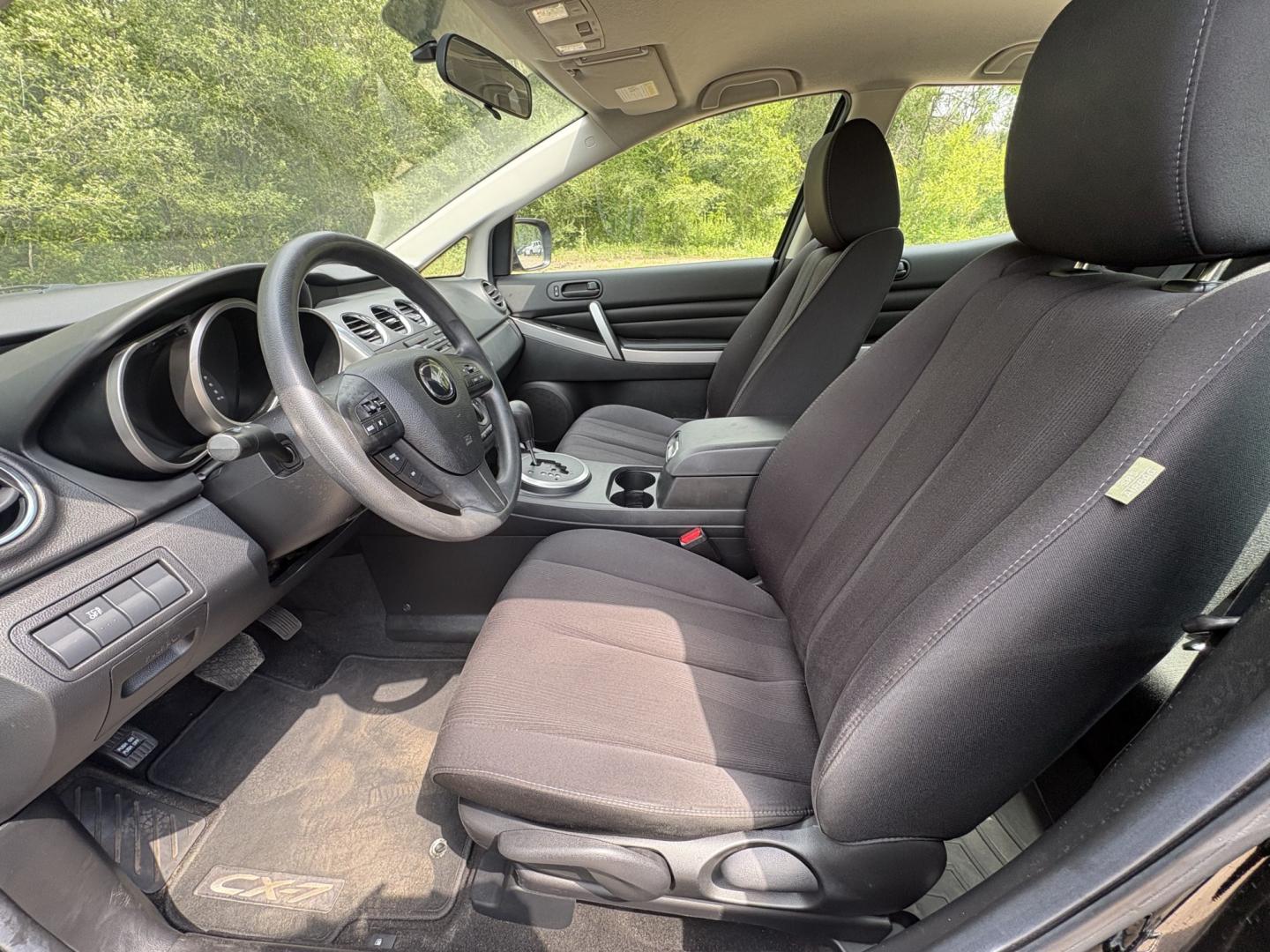 2011 Mazda CX-7 i SV (JM3ER2A55B0) with an 2.5L L4 DOHC 16V engine, 5A transmission, located at 17255 hwy 65 NE, Ham Lake, MN, 55304, 0.000000, 0.000000- Photo#9