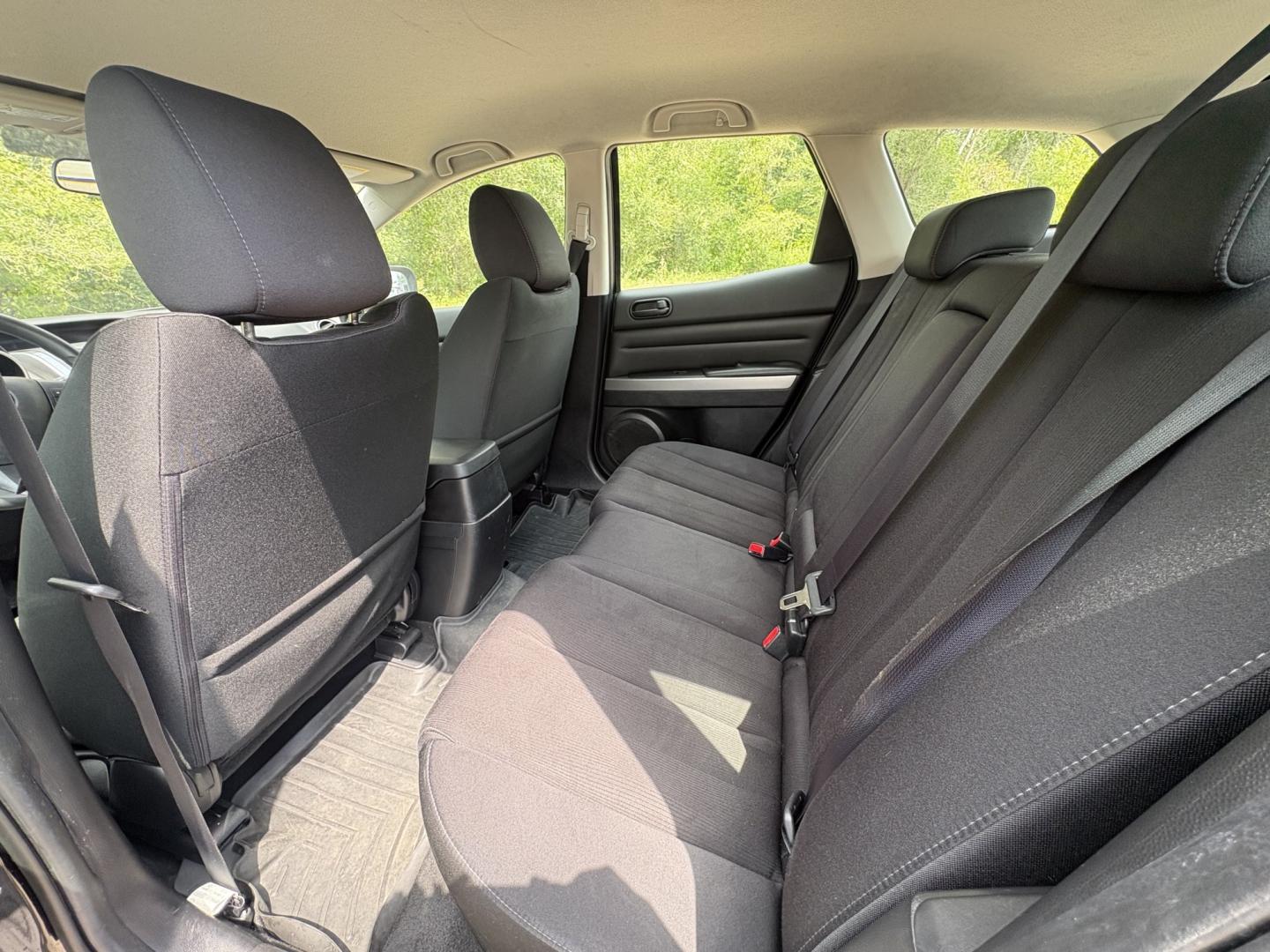 2011 Mazda CX-7 i SV (JM3ER2A55B0) with an 2.5L L4 DOHC 16V engine, 5A transmission, located at 17255 hwy 65 NE, Ham Lake, MN, 55304, 0.000000, 0.000000- Photo#11