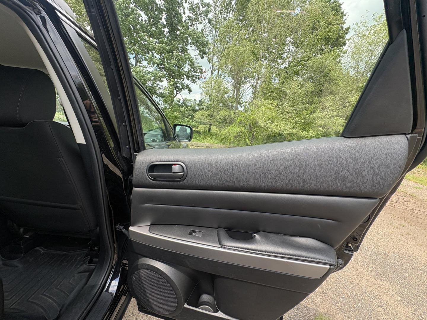 2011 Mazda CX-7 i SV (JM3ER2A55B0) with an 2.5L L4 DOHC 16V engine, 5A transmission, located at 17255 hwy 65 NE, Ham Lake, MN, 55304, 0.000000, 0.000000- Photo#12