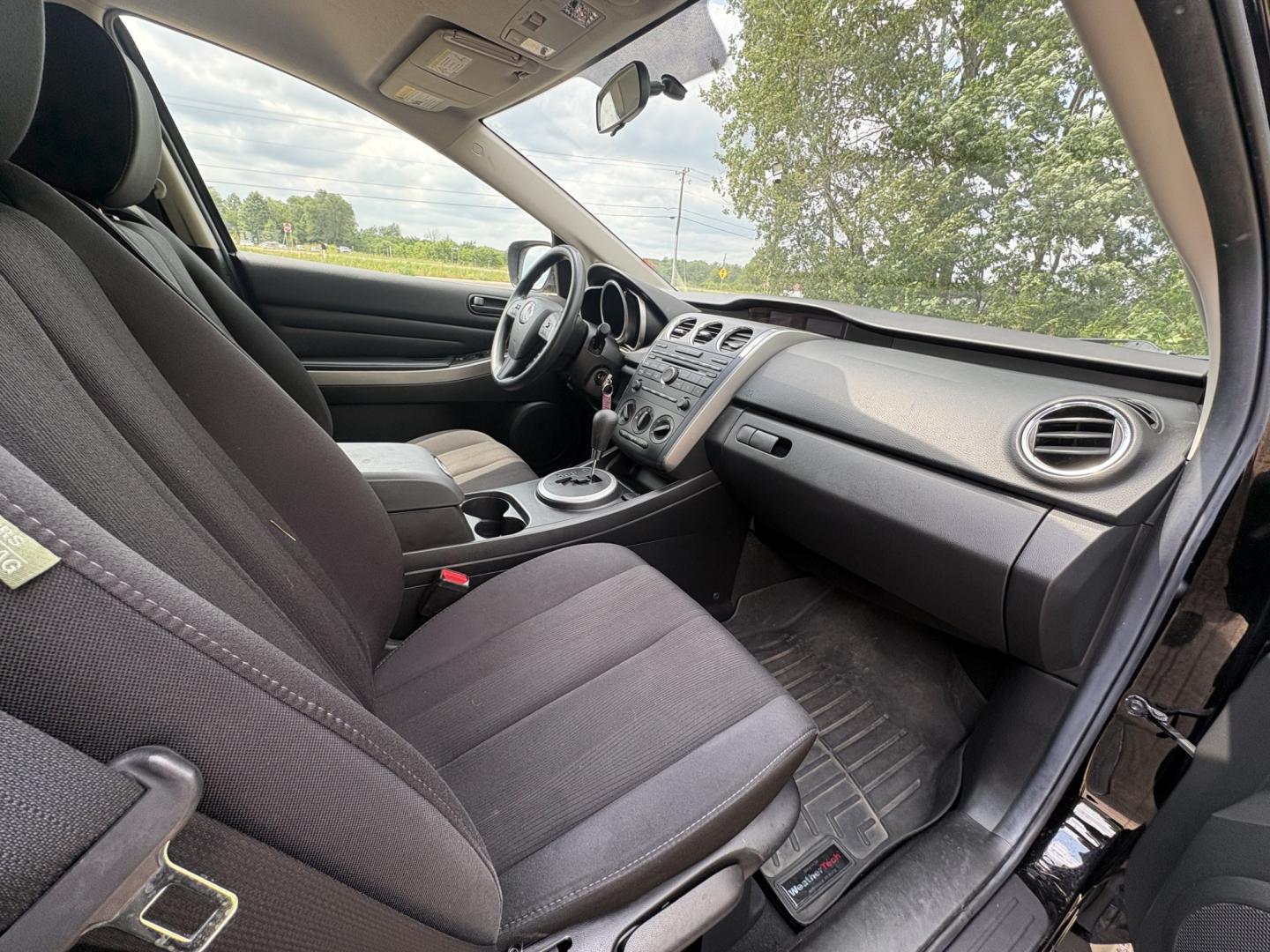 2011 Mazda CX-7 i SV (JM3ER2A55B0) with an 2.5L L4 DOHC 16V engine, 5A transmission, located at 17255 hwy 65 NE, Ham Lake, MN, 55304, 0.000000, 0.000000- Photo#15