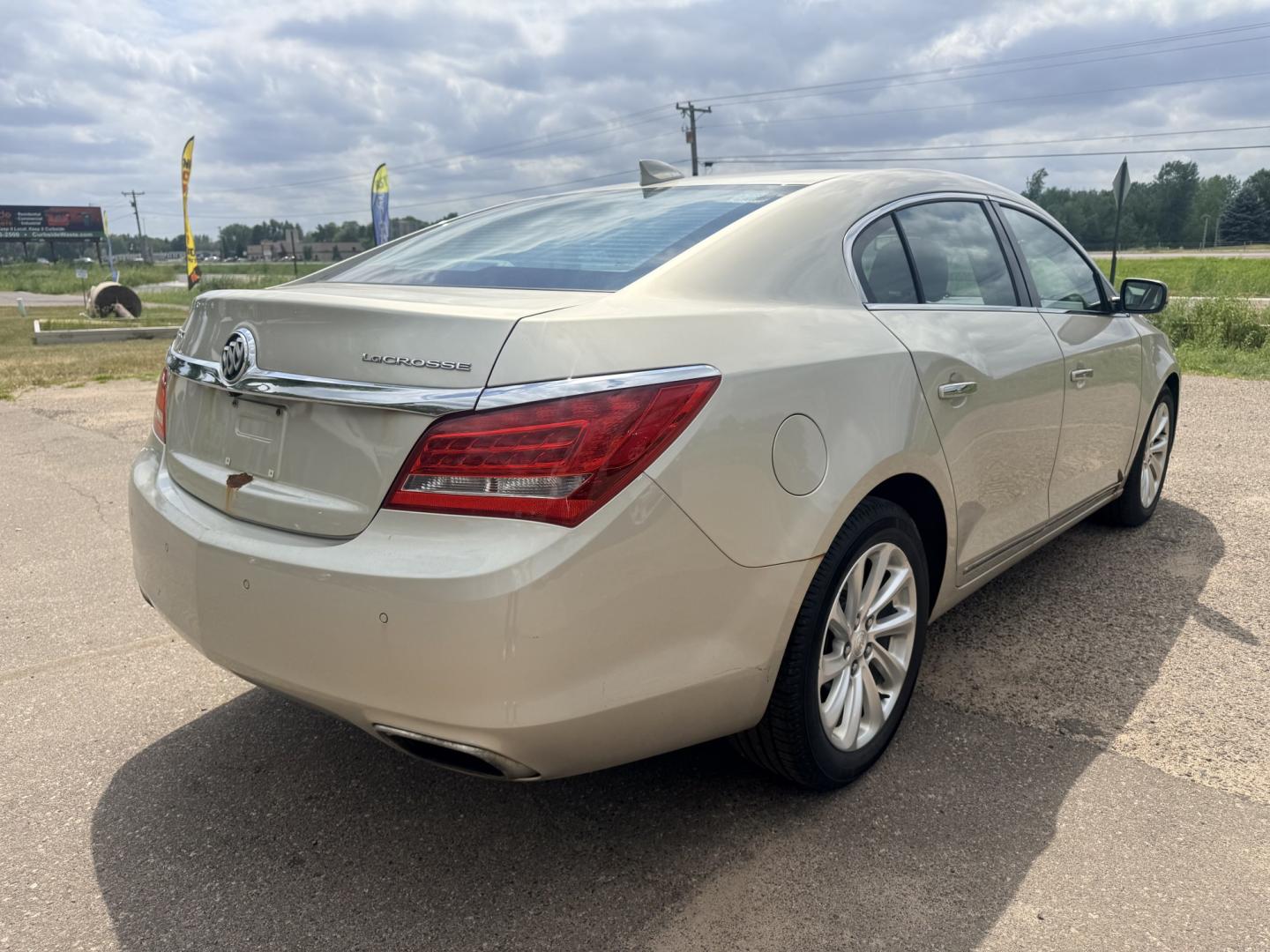 2015 Buick LaCrosse Leather Package (1G4GB5G32FF) with an 3.6L V6 DOHC 24V FFV engine, 6A transmission, located at 17255 hwy 65 NE, Ham Lake, MN, 55304, 0.000000, 0.000000- Photo#4