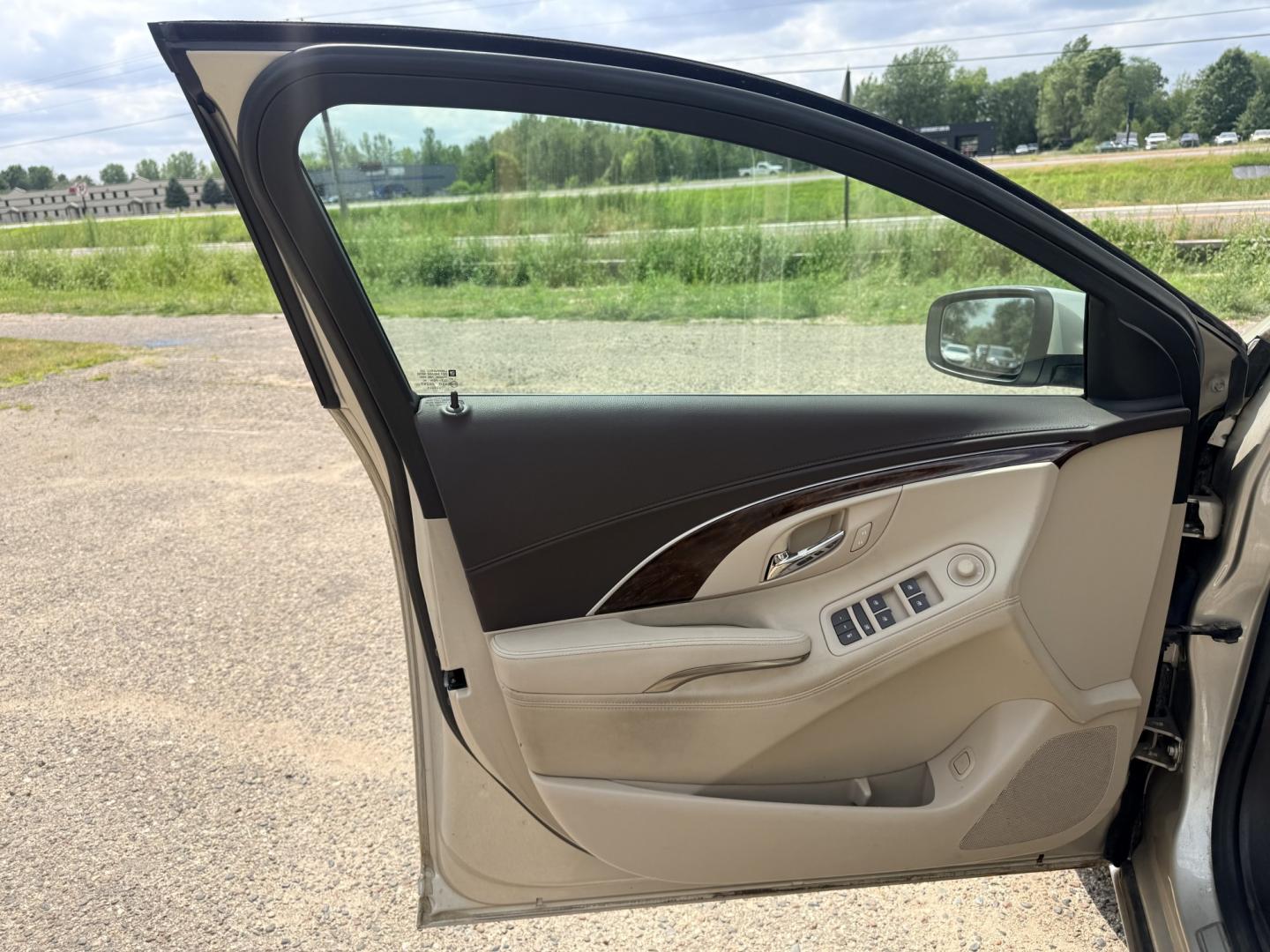 2015 Buick LaCrosse Leather Package (1G4GB5G32FF) with an 3.6L V6 DOHC 24V FFV engine, 6A transmission, located at 17255 hwy 65 NE, Ham Lake, MN, 55304, 0.000000, 0.000000- Photo#8