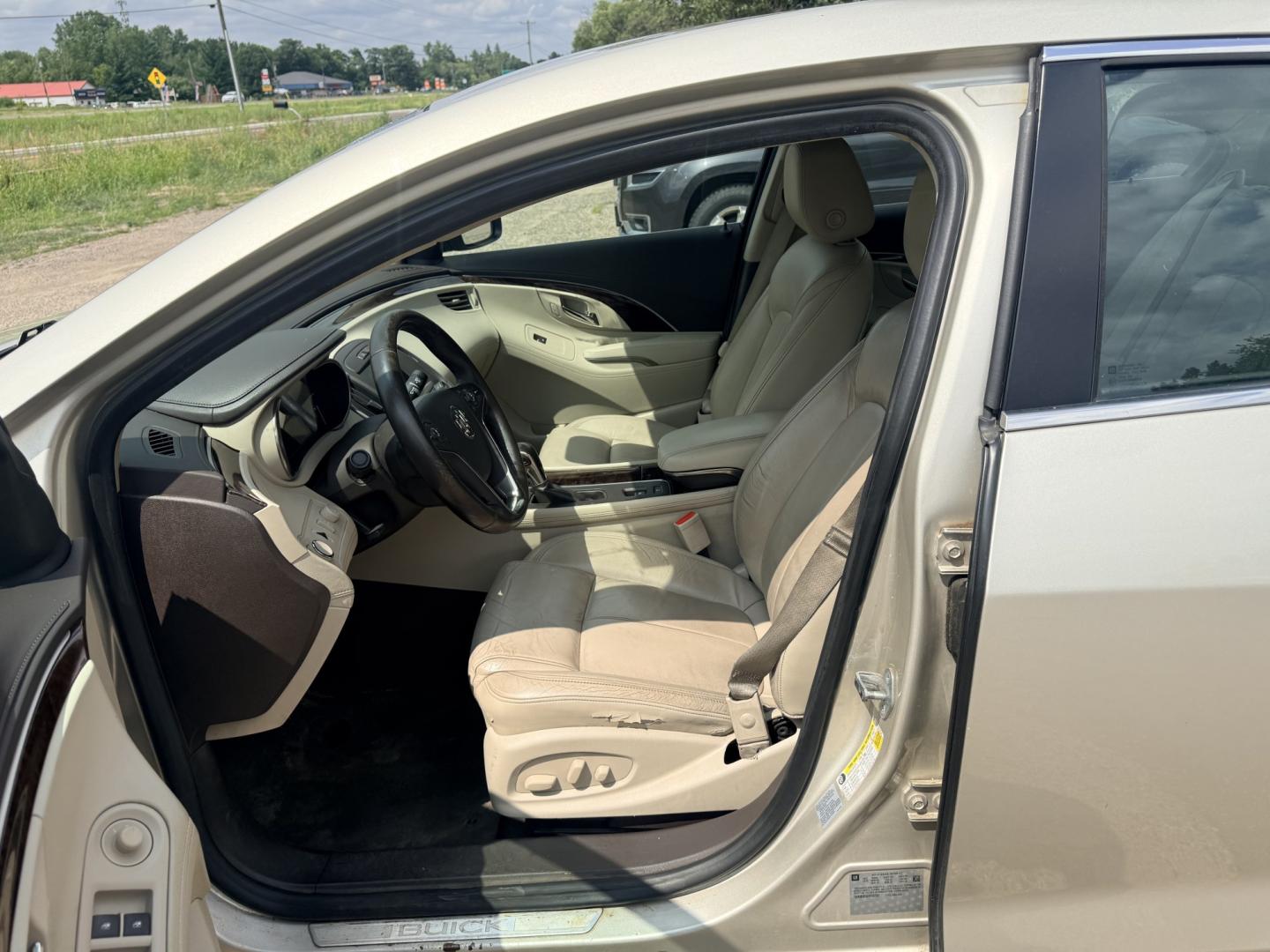 2015 Buick LaCrosse Leather Package (1G4GB5G32FF) with an 3.6L V6 DOHC 24V FFV engine, 6A transmission, located at 17255 hwy 65 NE, Ham Lake, MN, 55304, 0.000000, 0.000000- Photo#9
