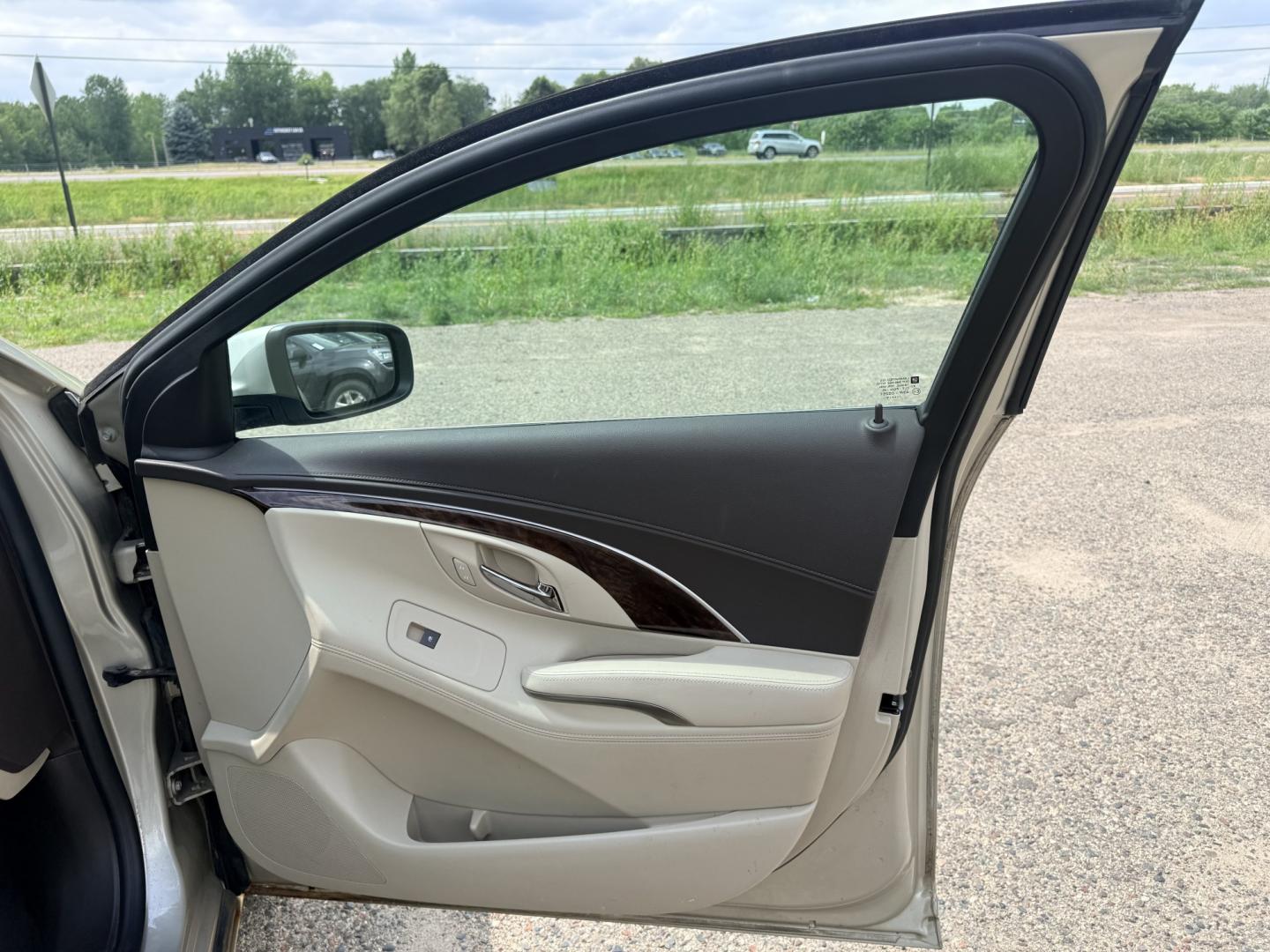 2015 Buick LaCrosse Leather Package (1G4GB5G32FF) with an 3.6L V6 DOHC 24V FFV engine, 6A transmission, located at 17255 hwy 65 NE, Ham Lake, MN, 55304, 0.000000, 0.000000- Photo#14