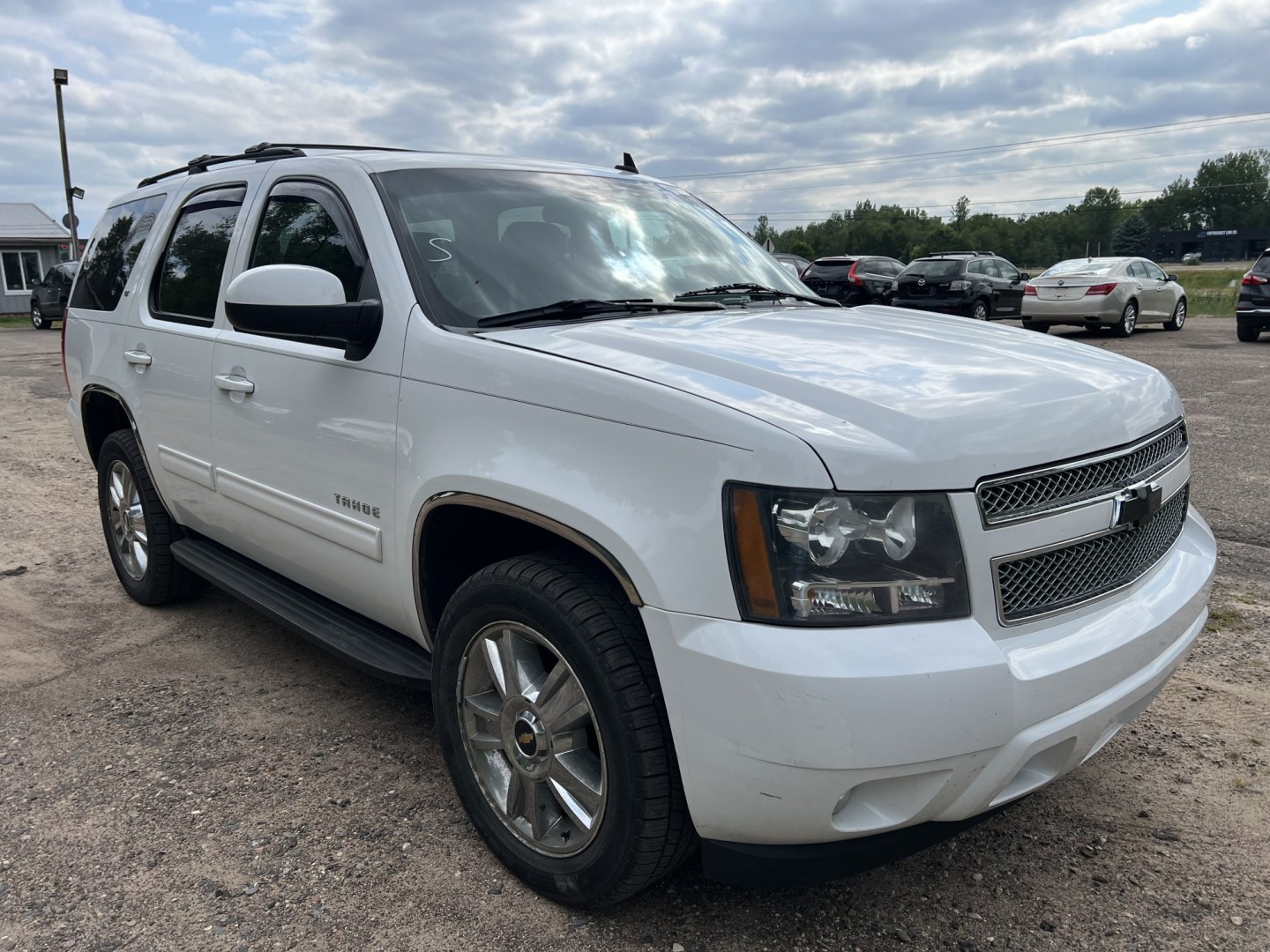 2011 Chevrolet Tahoe LT 4WD (1GNSKBE02BR) with an 5.3L V8 OHV 16V FFV engine, 6-Speed Automatic transmission, located at 17255 hwy 65 NE, Ham Lake, MN, 55304, 0.000000, 0.000000- Photo#2