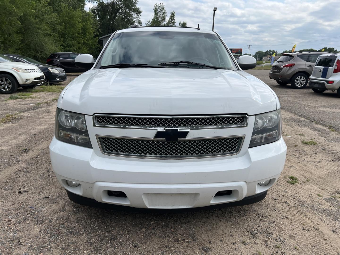 2011 Chevrolet Tahoe LT 4WD (1GNSKBE02BR) with an 5.3L V8 OHV 16V FFV engine, 6-Speed Automatic transmission, located at 17255 hwy 65 NE, Ham Lake, MN, 55304, 0.000000, 0.000000- Photo#1