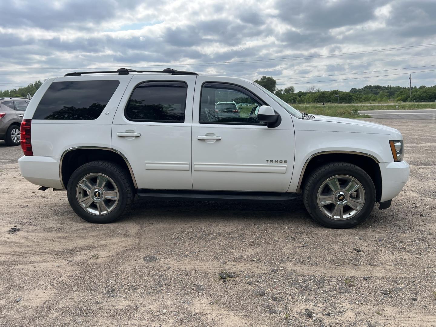 2011 Chevrolet Tahoe LT 4WD (1GNSKBE02BR) with an 5.3L V8 OHV 16V FFV engine, 6-Speed Automatic transmission, located at 17255 hwy 65 NE, Ham Lake, MN, 55304, 0.000000, 0.000000- Photo#3