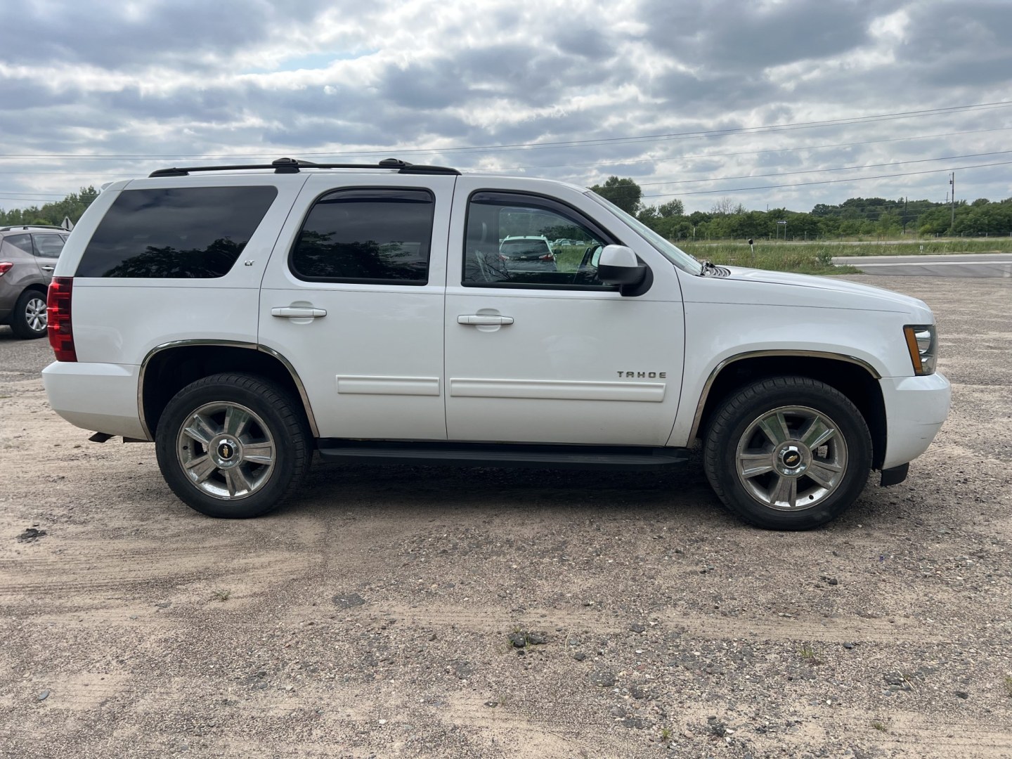 2011 Chevrolet Tahoe LT 4WD (1GNSKBE02BR) with an 5.3L V8 OHV 16V FFV engine, 6-Speed Automatic transmission, located at 17255 hwy 65 NE, Ham Lake, MN, 55304, 0.000000, 0.000000- Photo#3