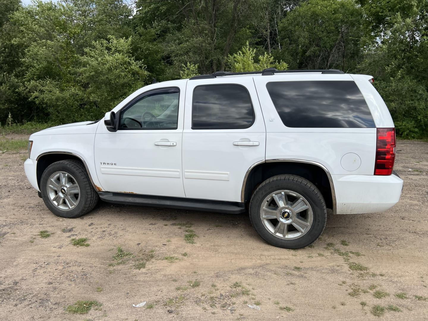 2011 Chevrolet Tahoe LT 4WD (1GNSKBE02BR) with an 5.3L V8 OHV 16V FFV engine, 6-Speed Automatic transmission, located at 17255 hwy 65 NE, Ham Lake, MN, 55304, 0.000000, 0.000000- Photo#7