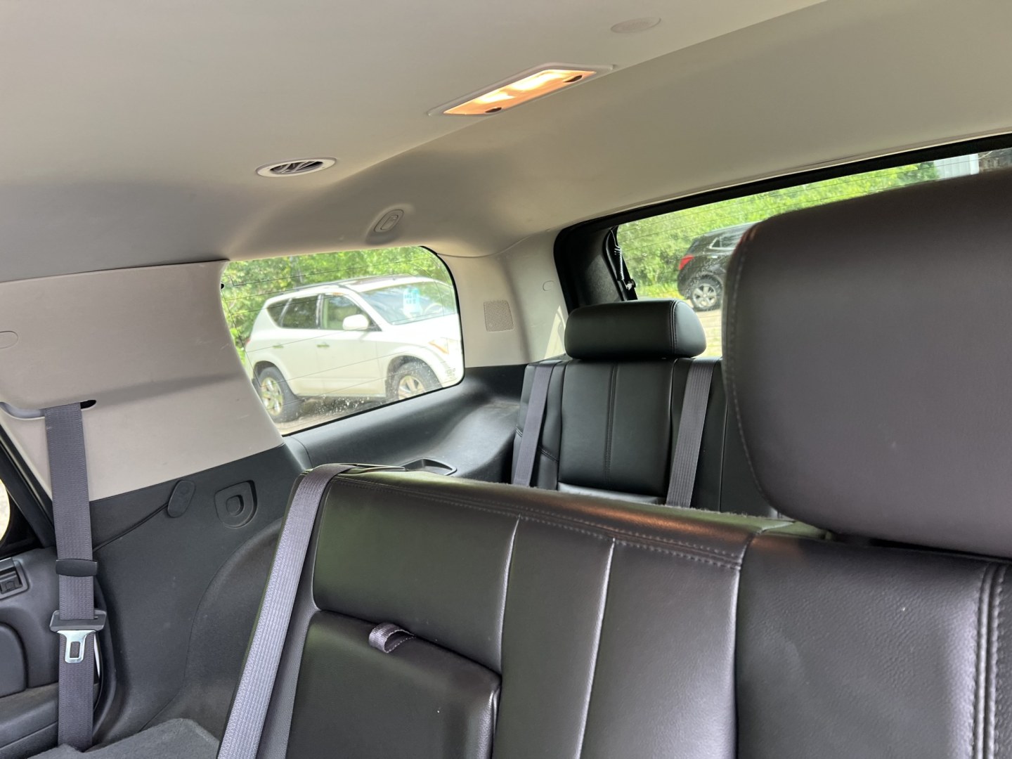 2011 Chevrolet Tahoe LT 4WD (1GNSKBE02BR) with an 5.3L V8 OHV 16V FFV engine, 6-Speed Automatic transmission, located at 17255 hwy 65 NE, Ham Lake, MN, 55304, 0.000000, 0.000000- Photo#14