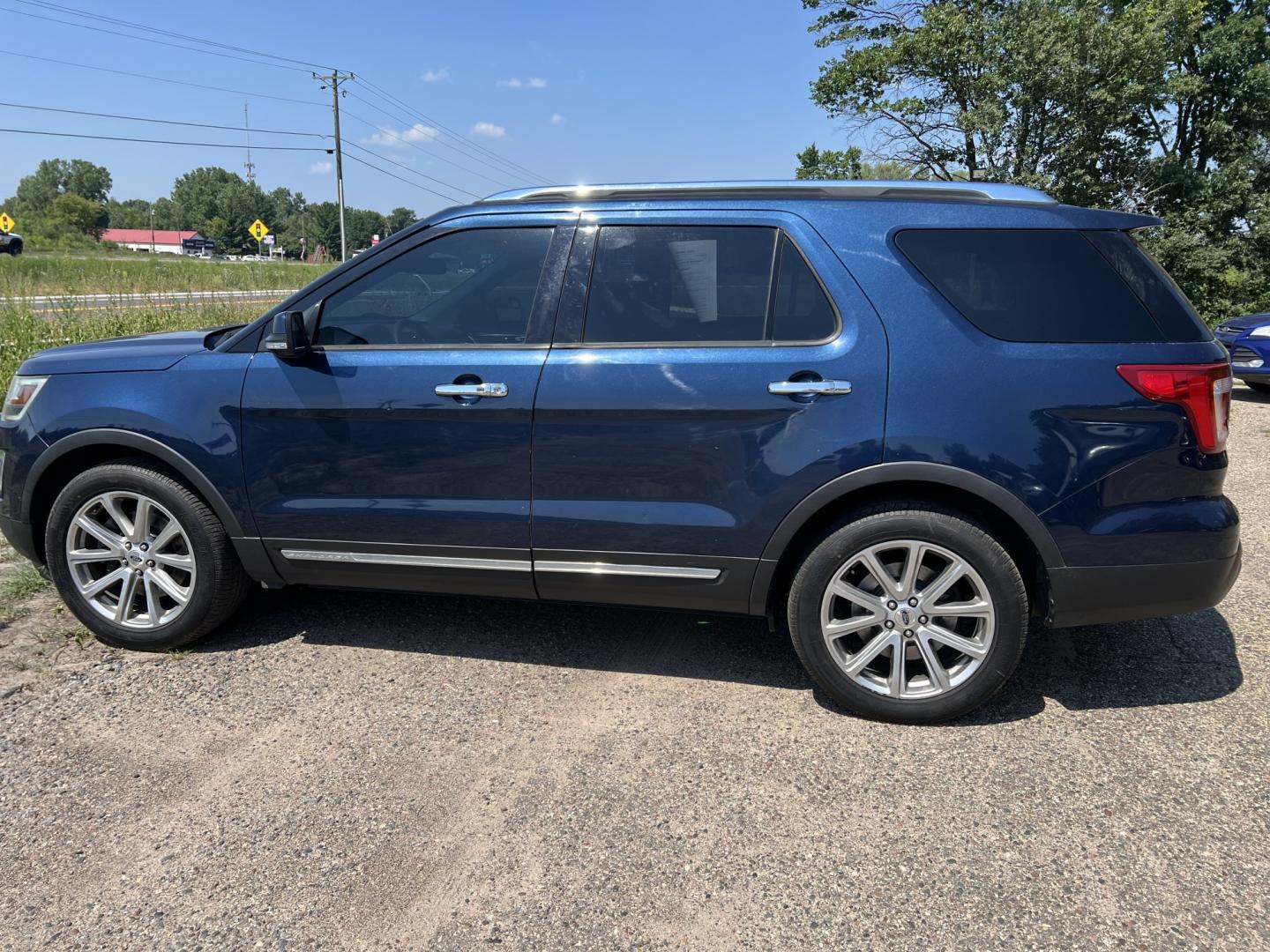 2016 Ford Explorer Limited 4WD (1FM5K8F81GG) with an 3.5L V6 DOHC 24V engine, 6A transmission, located at 17255 hwy 65 NE, Ham Lake, MN, 55304, 0.000000, 0.000000- Photo#7