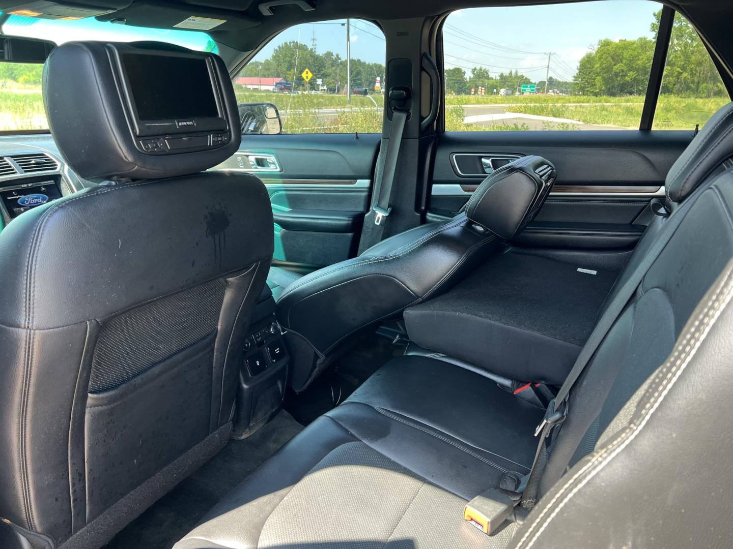 2016 Ford Explorer Limited 4WD (1FM5K8F81GG) with an 3.5L V6 DOHC 24V engine, 6A transmission, located at 17255 hwy 65 NE, Ham Lake, MN, 55304, 0.000000, 0.000000- Photo#11