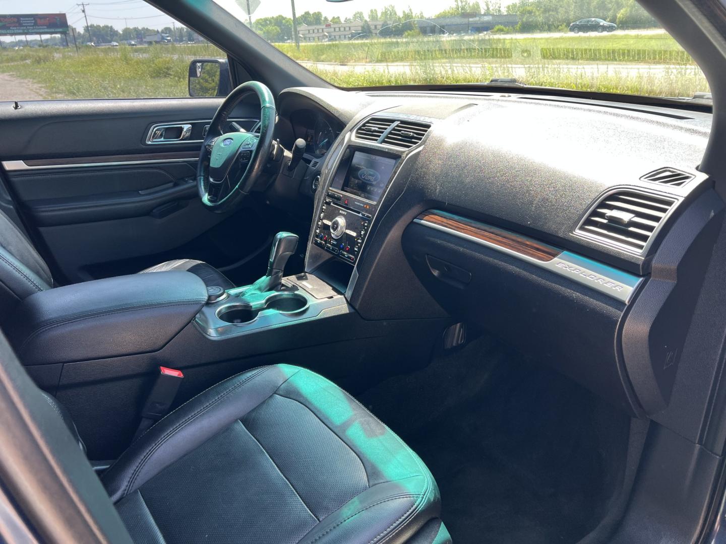 2016 Ford Explorer Limited 4WD (1FM5K8F81GG) with an 3.5L V6 DOHC 24V engine, 6A transmission, located at 17255 hwy 65 NE, Ham Lake, MN, 55304, 0.000000, 0.000000- Photo#14