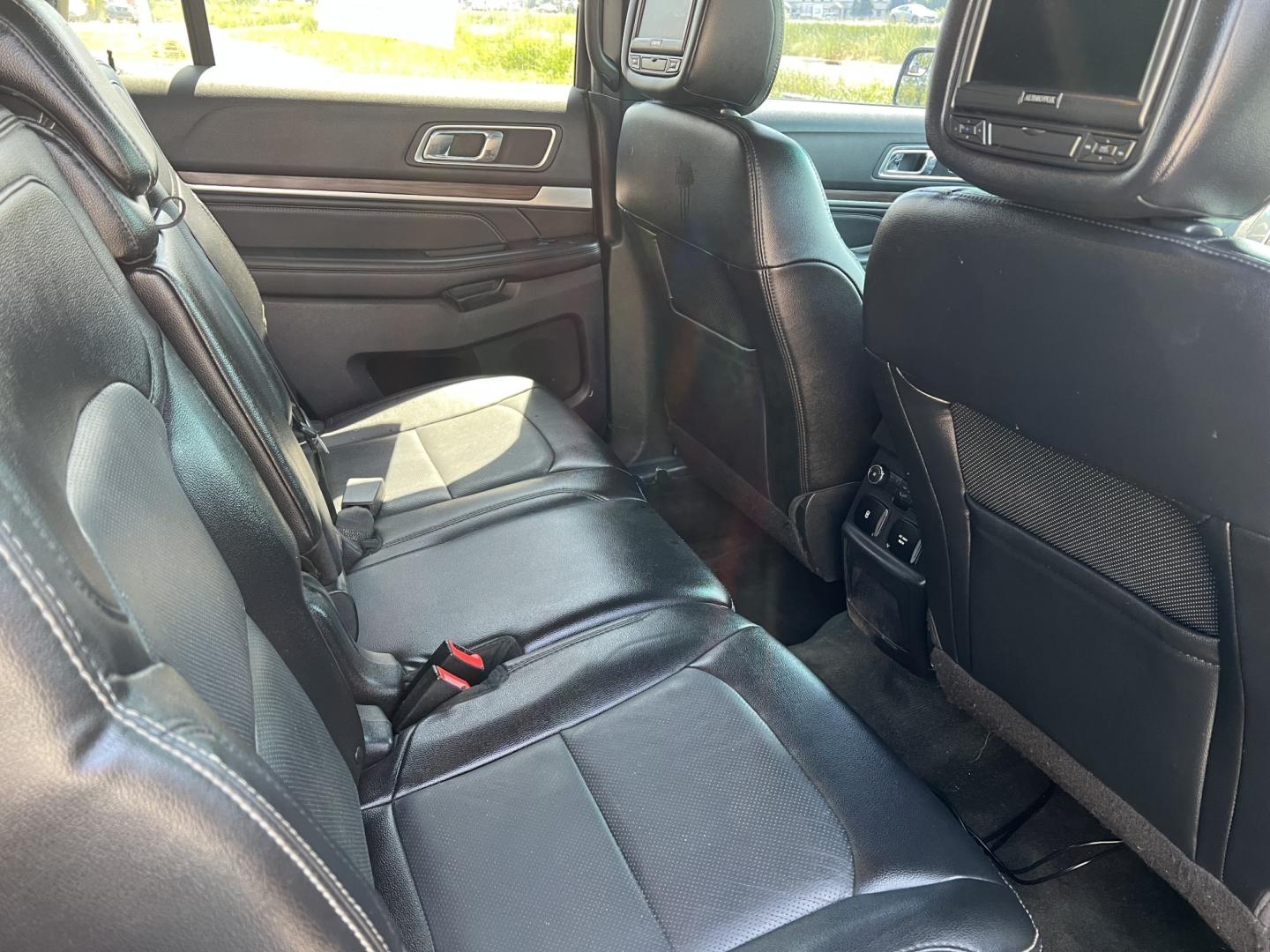 2016 Ford Explorer Limited 4WD (1FM5K8F81GG) with an 3.5L V6 DOHC 24V engine, 6A transmission, located at 17255 hwy 65 NE, Ham Lake, MN, 55304, 0.000000, 0.000000- Photo#16