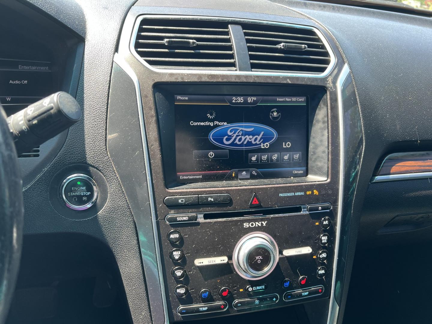 2016 Ford Explorer Limited 4WD (1FM5K8F81GG) with an 3.5L V6 DOHC 24V engine, 6A transmission, located at 17255 hwy 65 NE, Ham Lake, MN, 55304, 0.000000, 0.000000- Photo#18