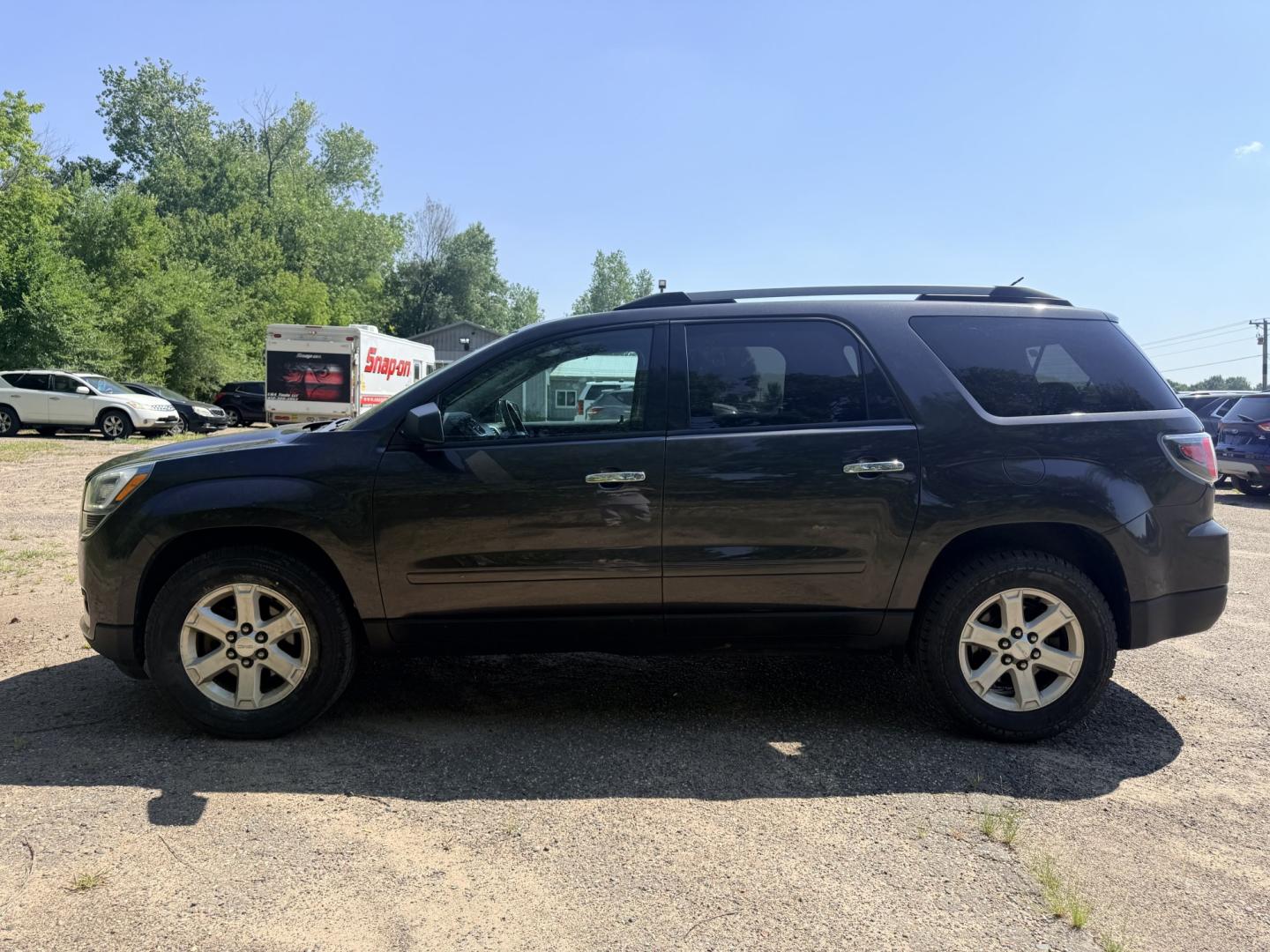 2014 GMC Acadia SLE-2 AWD (1GKKVPKD8EJ) with an 3.6L V6 DOHC 24V engine, 6-Speed Automatic transmission, located at 17255 hwy 65 NE, Ham Lake, MN, 55304, 0.000000, 0.000000- Photo#1
