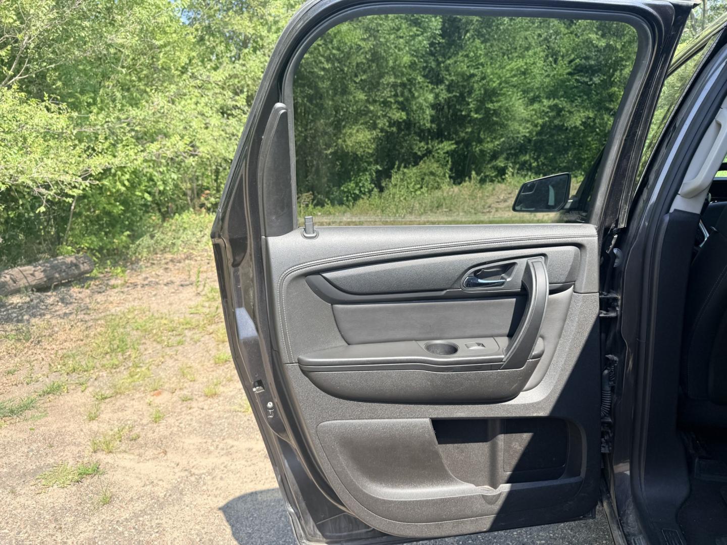 2014 GMC Acadia SLE-2 AWD (1GKKVPKD8EJ) with an 3.6L V6 DOHC 24V engine, 6-Speed Automatic transmission, located at 17255 hwy 65 NE, Ham Lake, MN, 55304, 0.000000, 0.000000- Photo#10