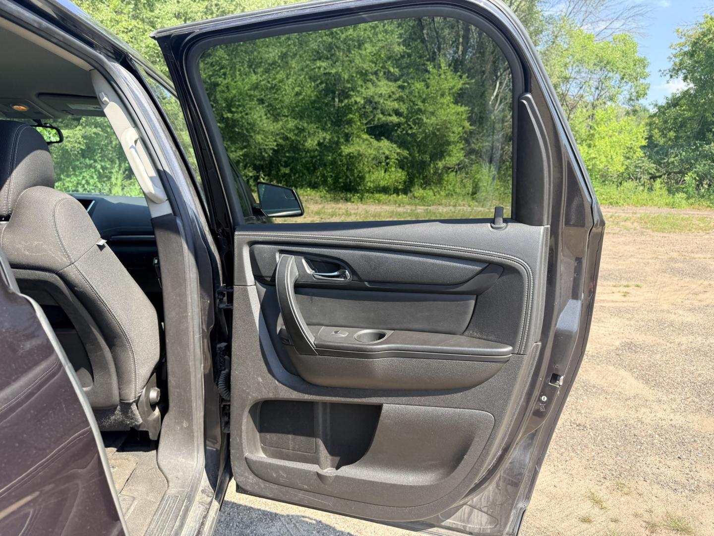 2014 GMC Acadia SLE-2 AWD (1GKKVPKD8EJ) with an 3.6L V6 DOHC 24V engine, 6-Speed Automatic transmission, located at 17255 hwy 65 NE, Ham Lake, MN, 55304, 0.000000, 0.000000- Photo#12