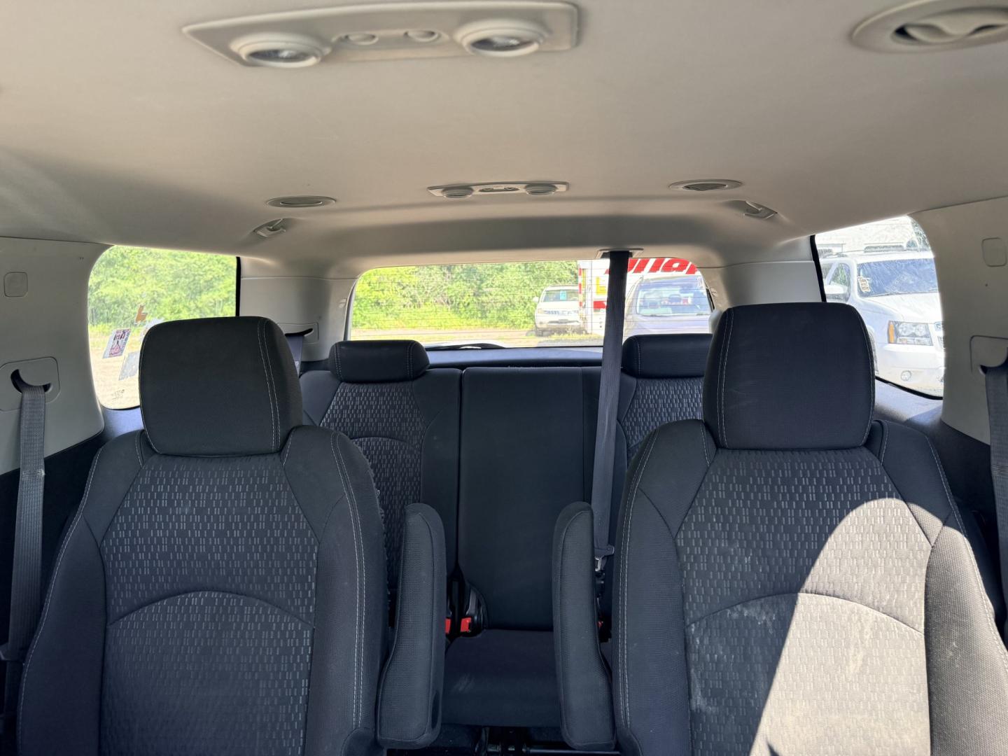 2014 GMC Acadia SLE-2 AWD (1GKKVPKD8EJ) with an 3.6L V6 DOHC 24V engine, 6-Speed Automatic transmission, located at 17255 hwy 65 NE, Ham Lake, MN, 55304, 0.000000, 0.000000- Photo#17