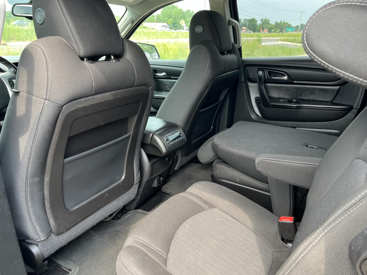 2017 Chevrolet Traverse 2LT AWD (1GNKVHKD7HJ) with an 3.6L V6 DOHC 24V engine, 6A transmission, located at 17255 hwy 65 NE, Ham Lake, MN, 55304, 0.000000, 0.000000- Photo#11