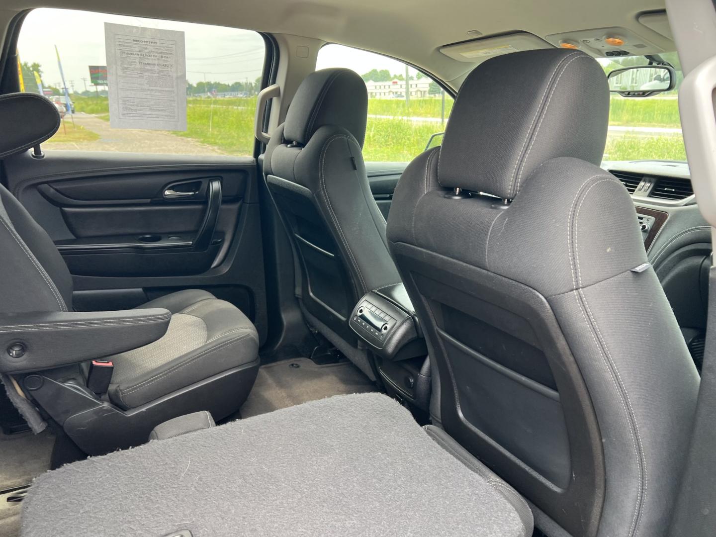 2017 Chevrolet Traverse 2LT AWD (1GNKVHKD7HJ) with an 3.6L V6 DOHC 24V engine, 6A transmission, located at 17255 hwy 65 NE, Ham Lake, MN, 55304, 0.000000, 0.000000- Photo#16