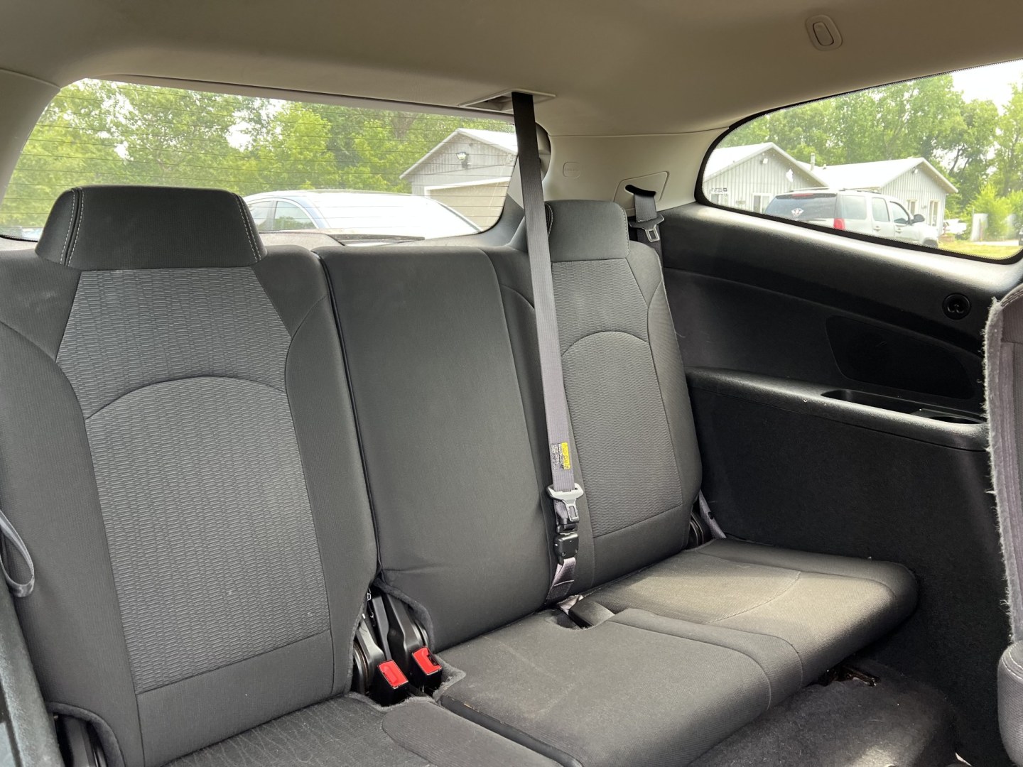 2017 Chevrolet Traverse 2LT AWD (1GNKVHKD7HJ) with an 3.6L V6 DOHC 24V engine, 6A transmission, located at 17255 hwy 65 NE, Ham Lake, MN, 55304, 0.000000, 0.000000- Photo#17