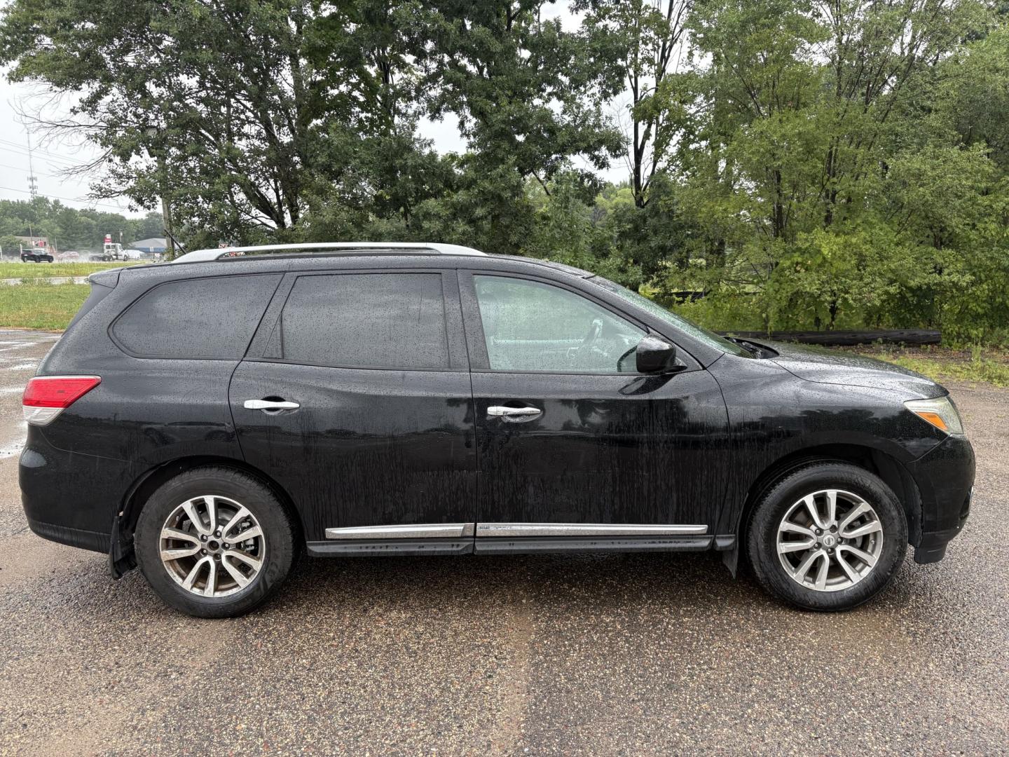 2013 Nissan Pathfinder LE 4WD (5N1AR2MM6DC) with an 3.5L V6 DOHC 24V engine, CVT transmission, located at 17255 hwy 65 NE, Ham Lake, MN, 55304, 0.000000, 0.000000- Photo#5