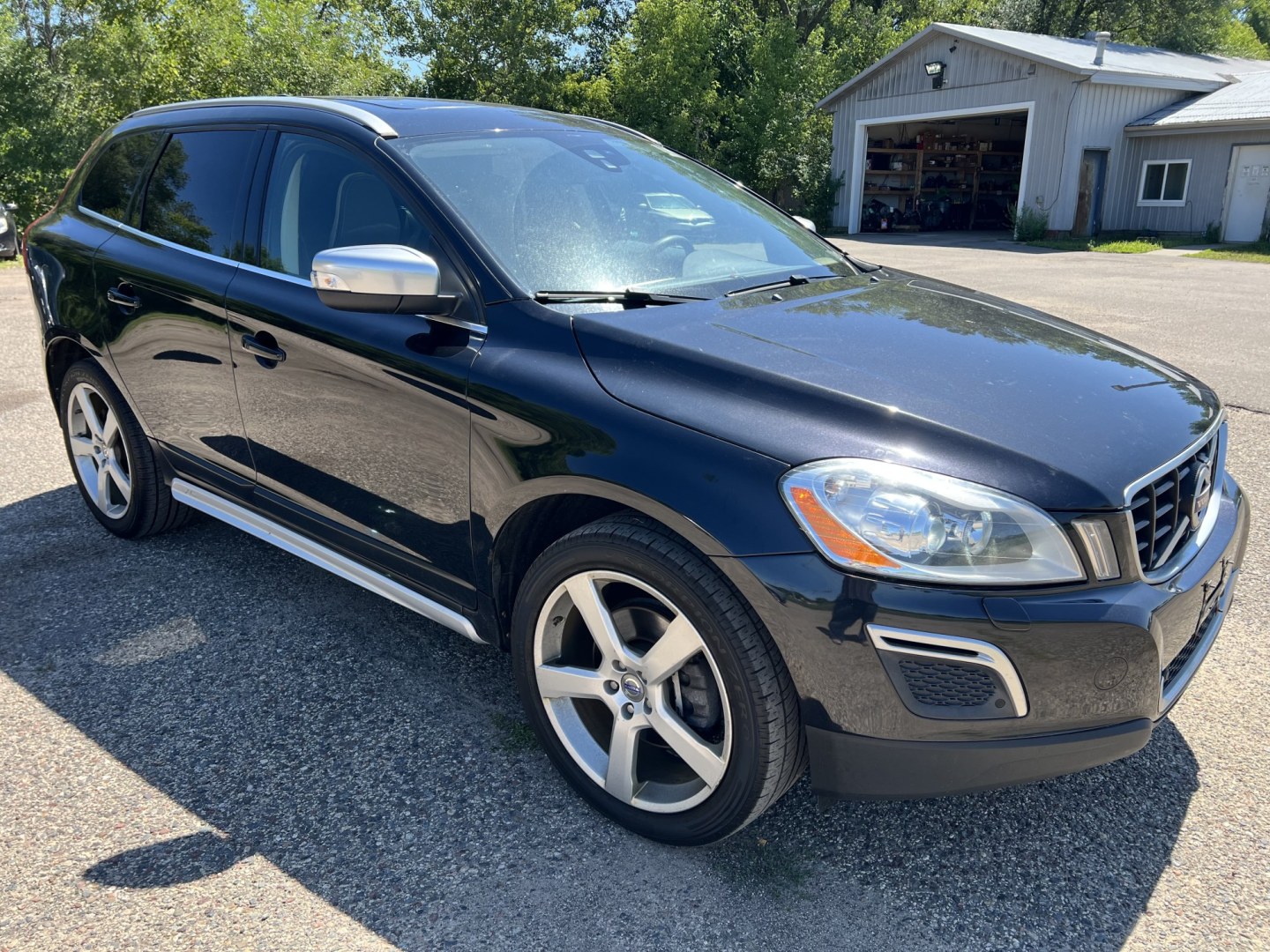 2012 Volvo XC60 T6 AWD (YV4902DZXC2) with an 3.0L L6 DOHC 24V TURBO engine, 6-Speed Automatic transmission, located at 17255 hwy 65 NE, Ham Lake, MN, 55304, 0.000000, 0.000000- Photo#2