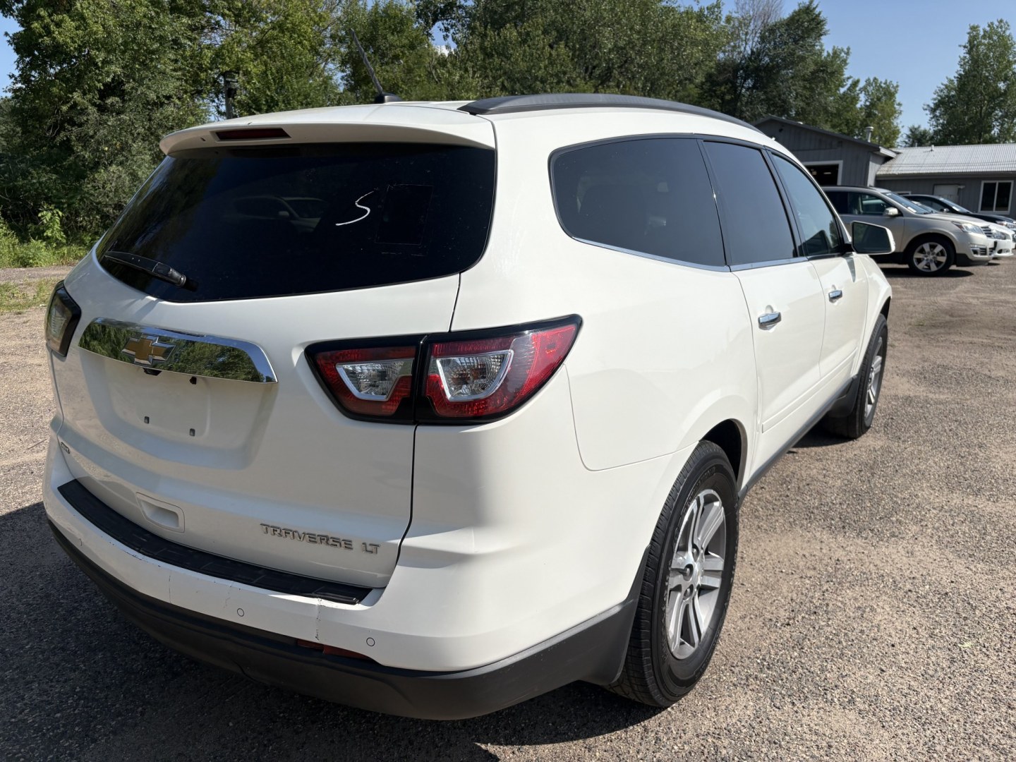 2015 Chevrolet Traverse 2LT AWD (1GNKVHKD6FJ) with an 3.6L V6 DOHC 24V engine, 6A transmission, located at 17255 hwy 65 NE, Ham Lake, MN, 55304, 0.000000, 0.000000- Photo#4
