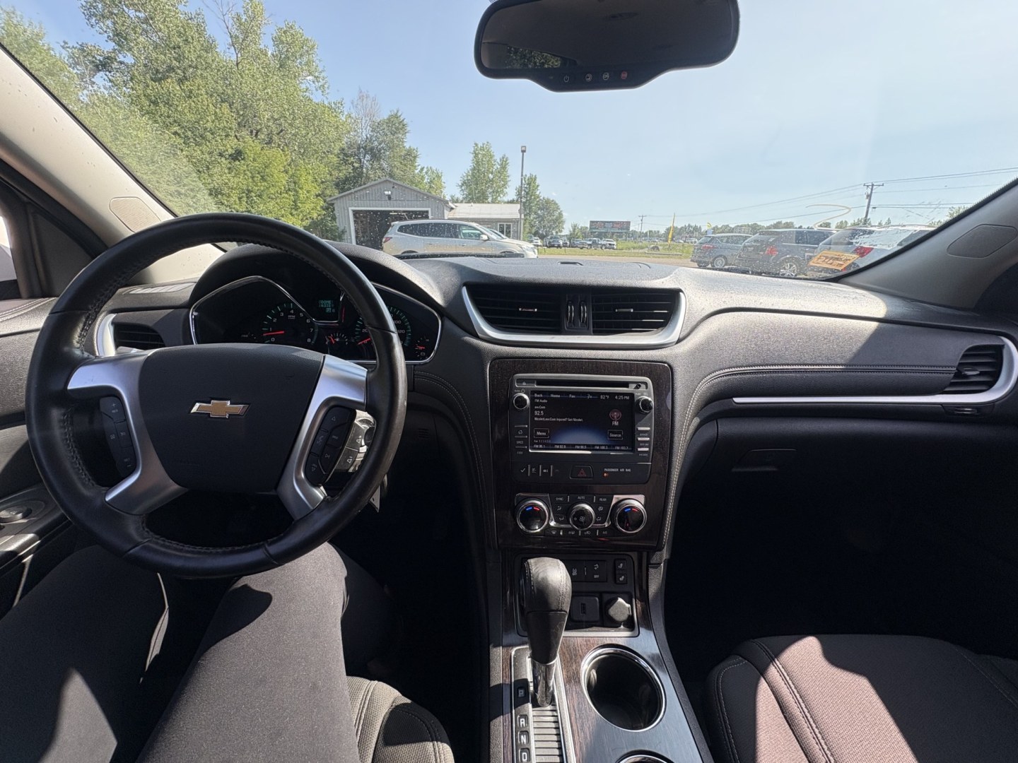 2015 Chevrolet Traverse 2LT AWD (1GNKVHKD6FJ) with an 3.6L V6 DOHC 24V engine, 6A transmission, located at 17255 hwy 65 NE, Ham Lake, MN, 55304, 0.000000, 0.000000- Photo#17