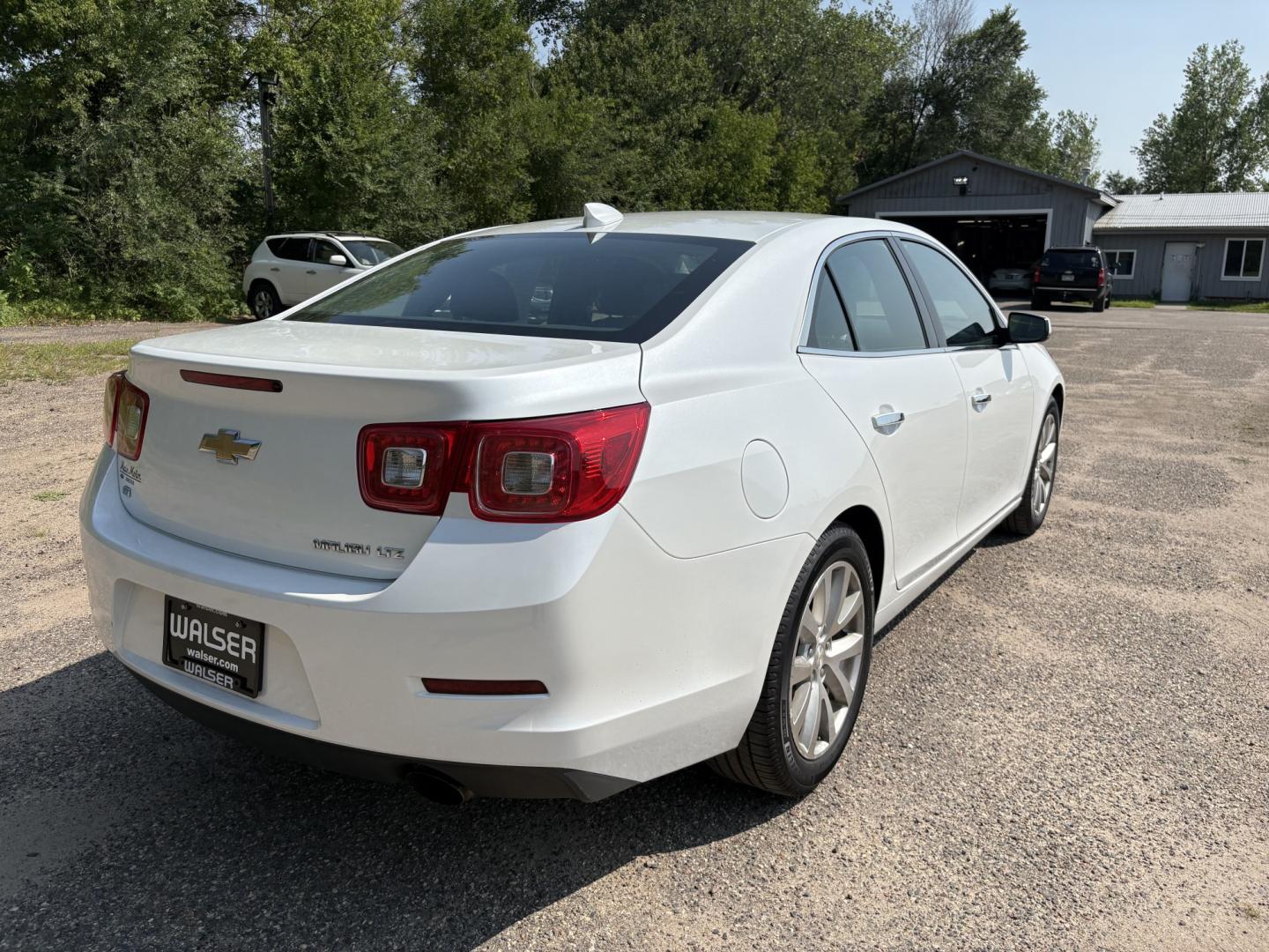 2016 Chevrolet Malibu Limited LTZ (1G11E5SA0GF) with an 2.5L L4 DOHC 16V engine, 6A transmission, located at 17255 hwy 65 NE, Ham Lake, MN, 55304, 0.000000, 0.000000- Photo#4